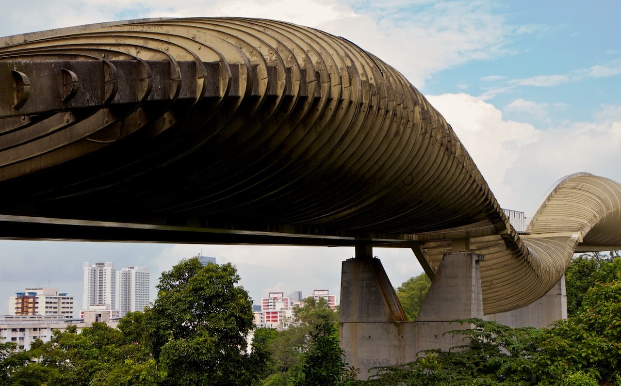 Henderson Waves and the Southern Ridges