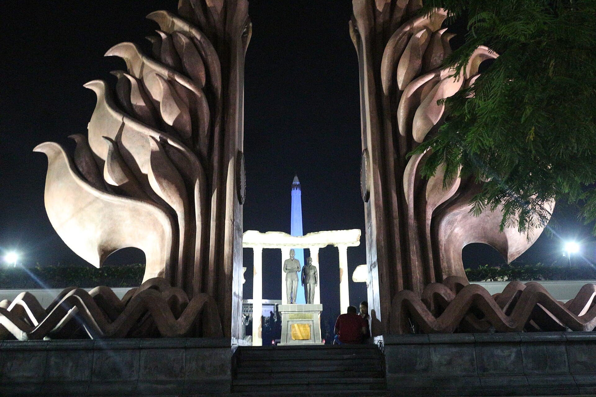 Heroes Monument (Tugu Pahlawan) and 10 November Museum, Surabaya