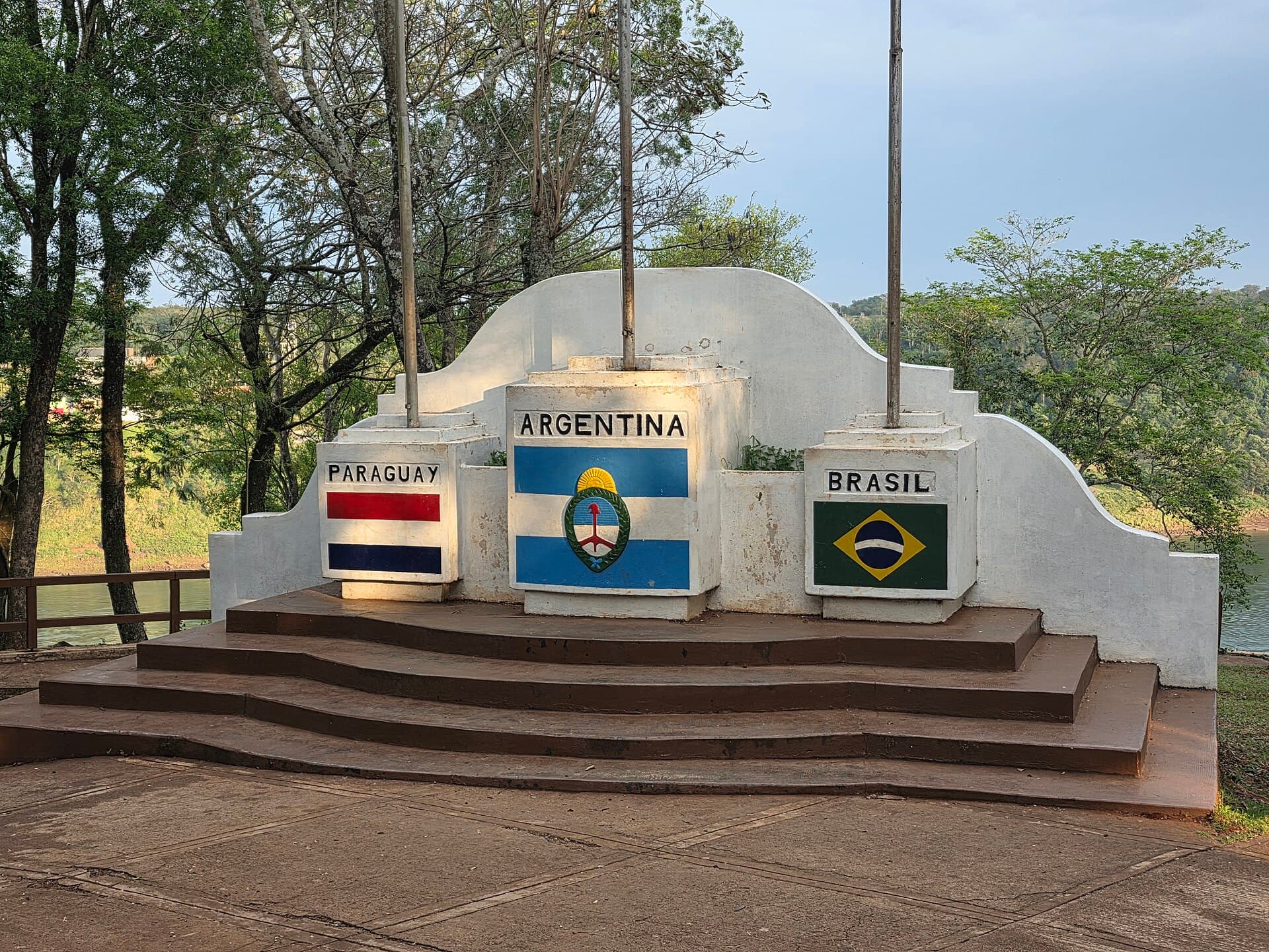 Hito Tres Fronteras (Argentine side), Puerto Iguazú