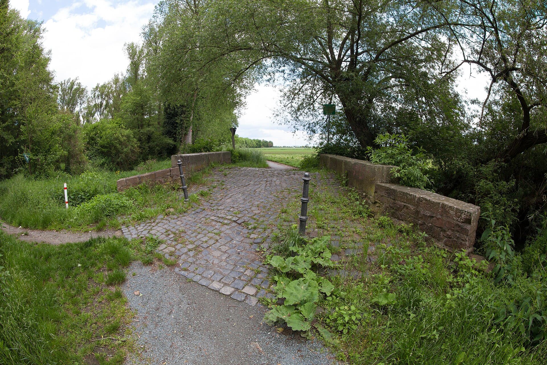 Hohe Brücke (High Bridge), Kerns