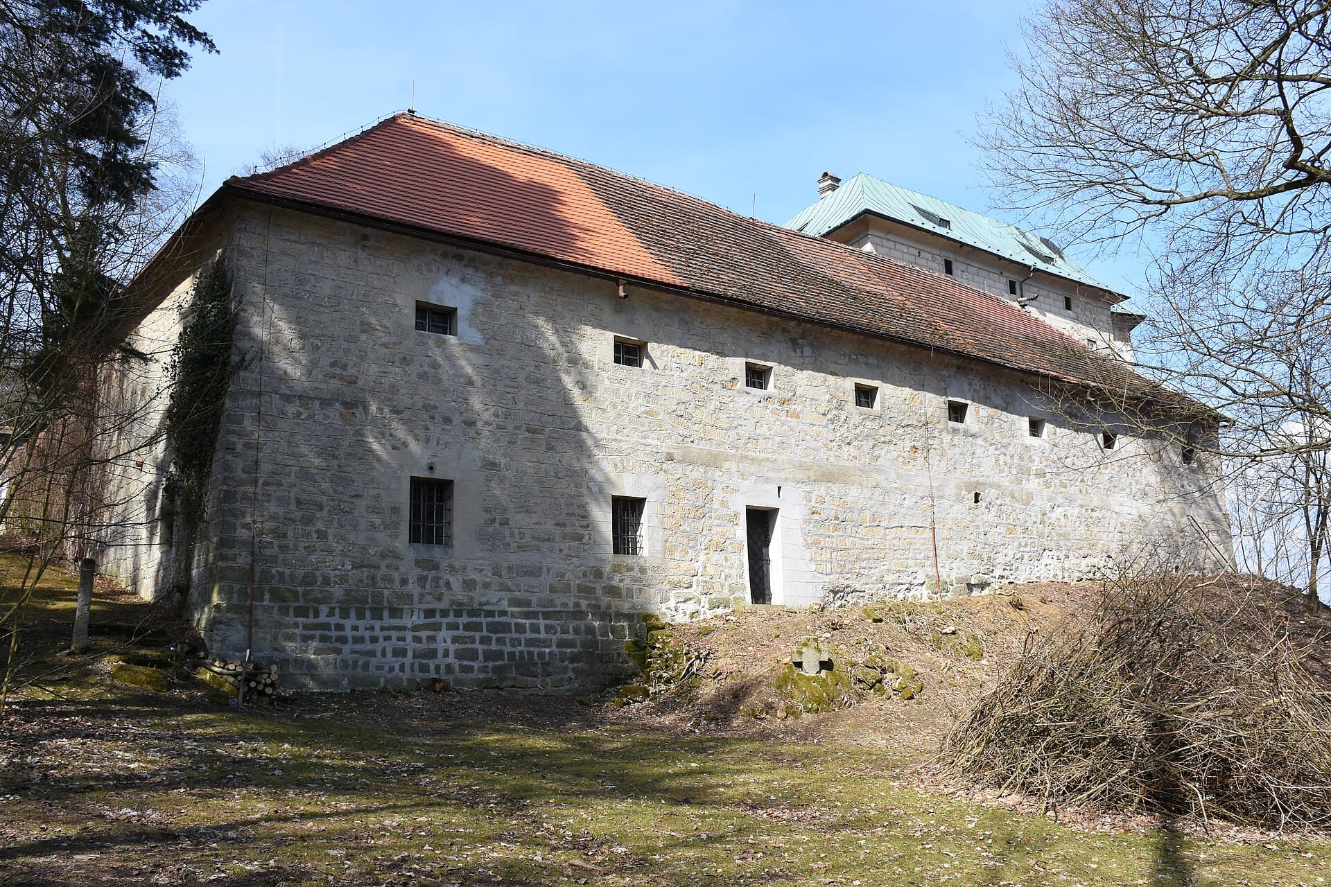 Houska Castle, Blatce