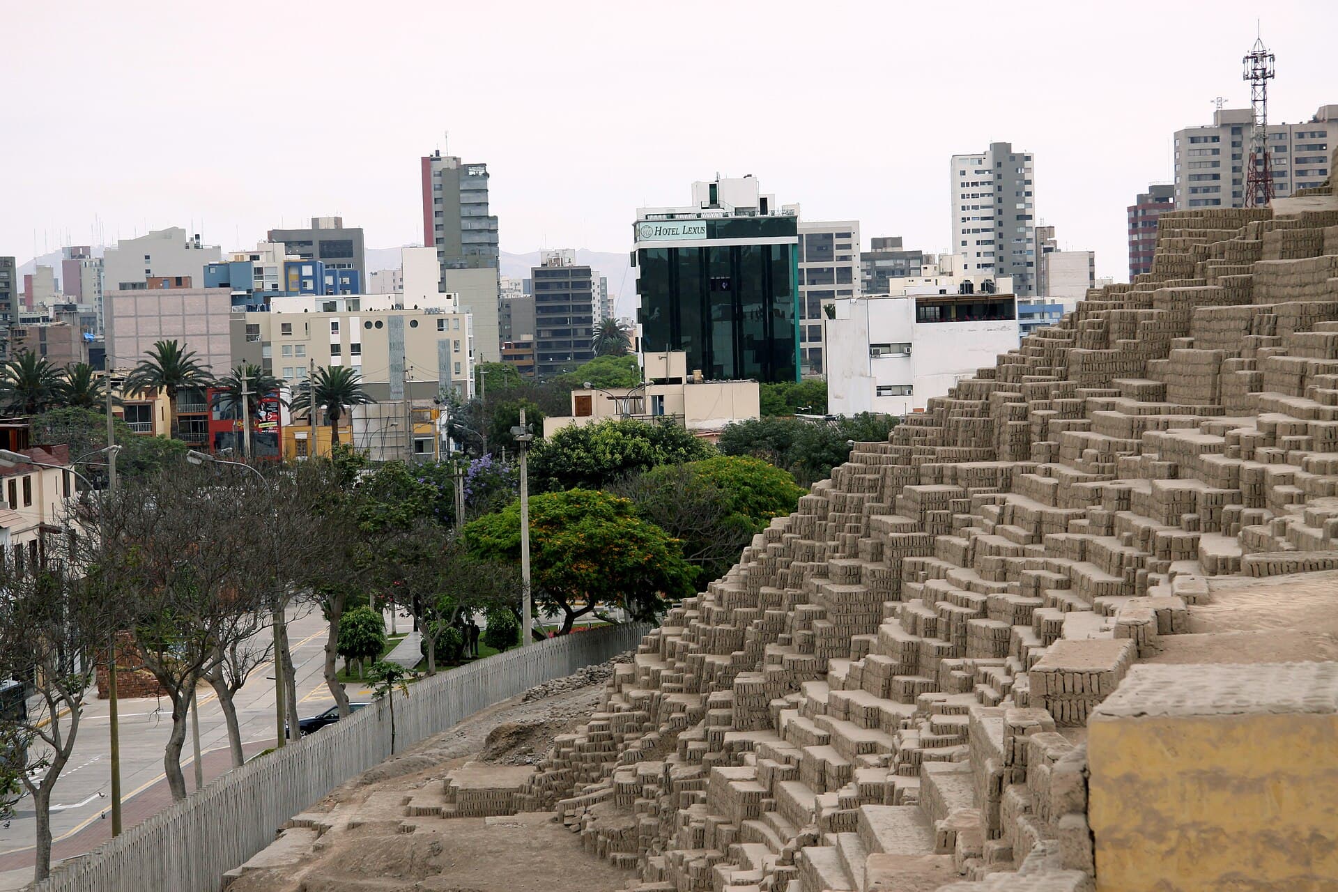 Huaca Pucllana, Lima