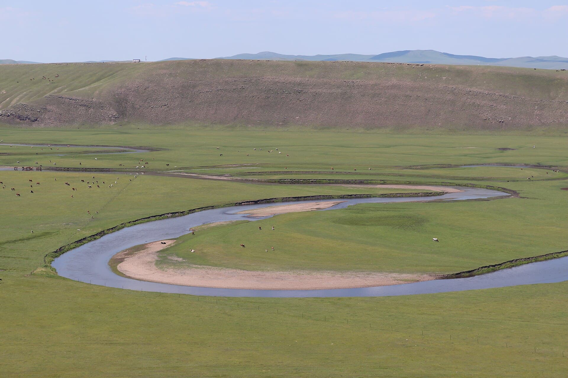 Hulunbuir Grassland and the Mo'ergele River