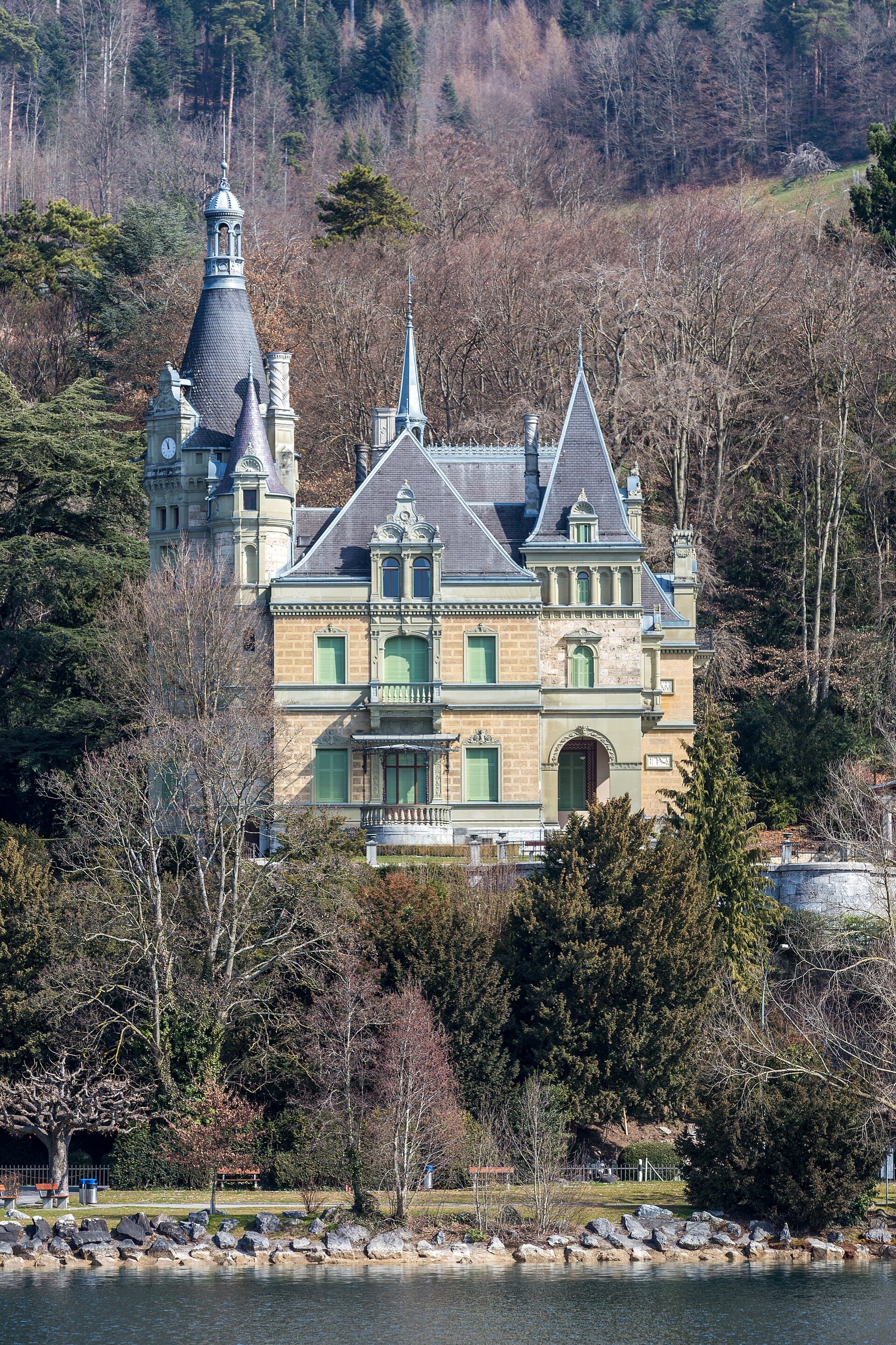 Hünegg Castle, Interlaken