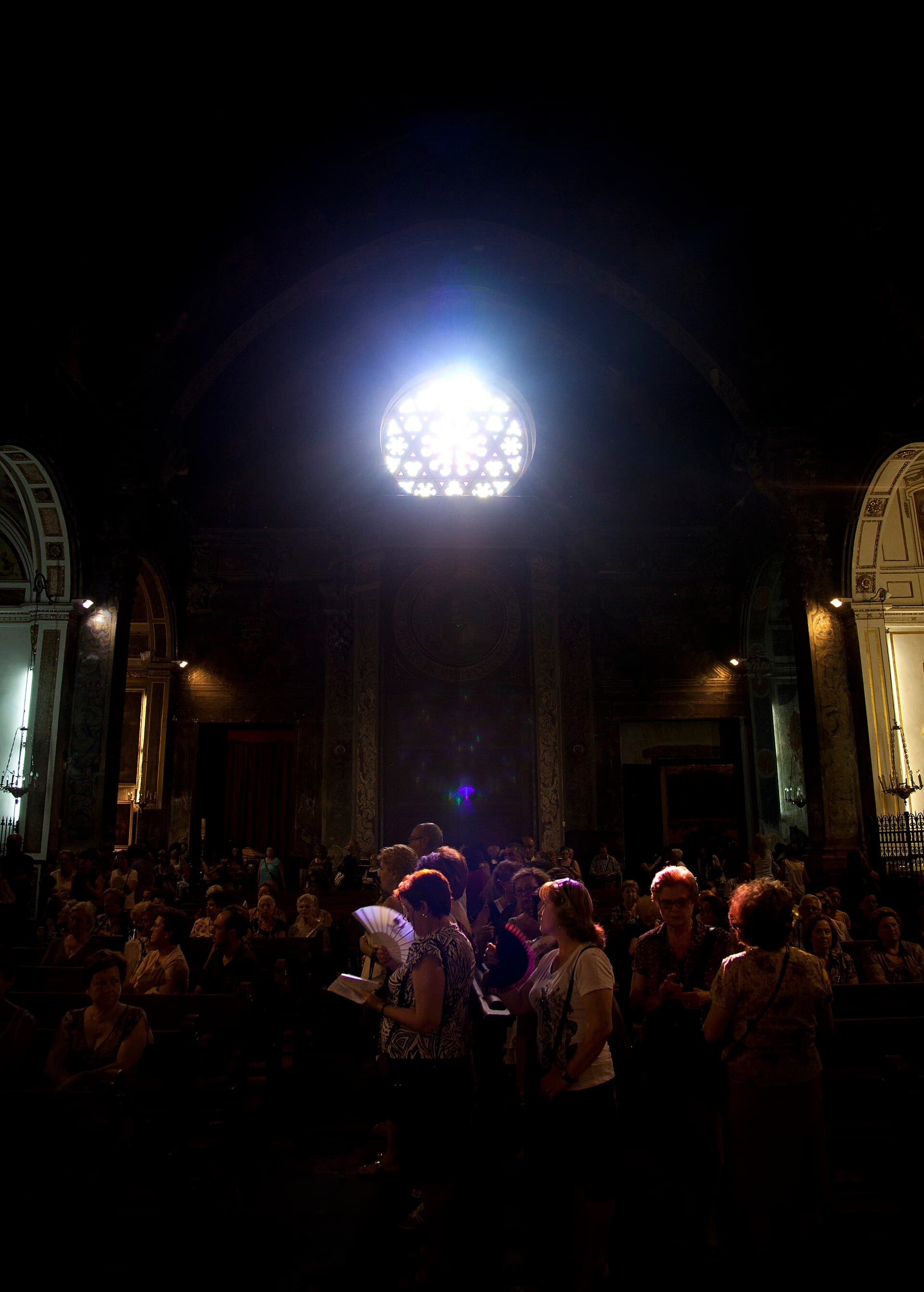 The nave at full height with its decoration