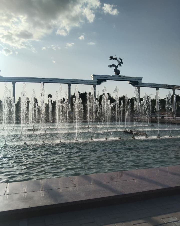 ساحة الاستقلال في طشقند