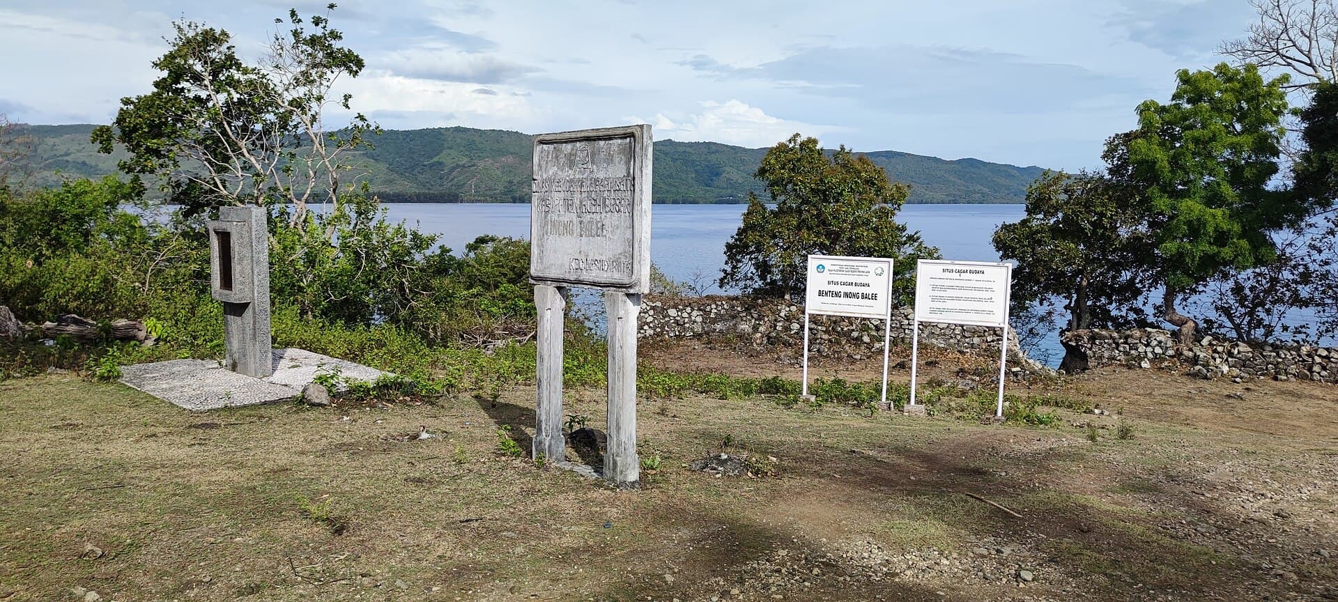 Inong Balee fort and Malahayati's tomb