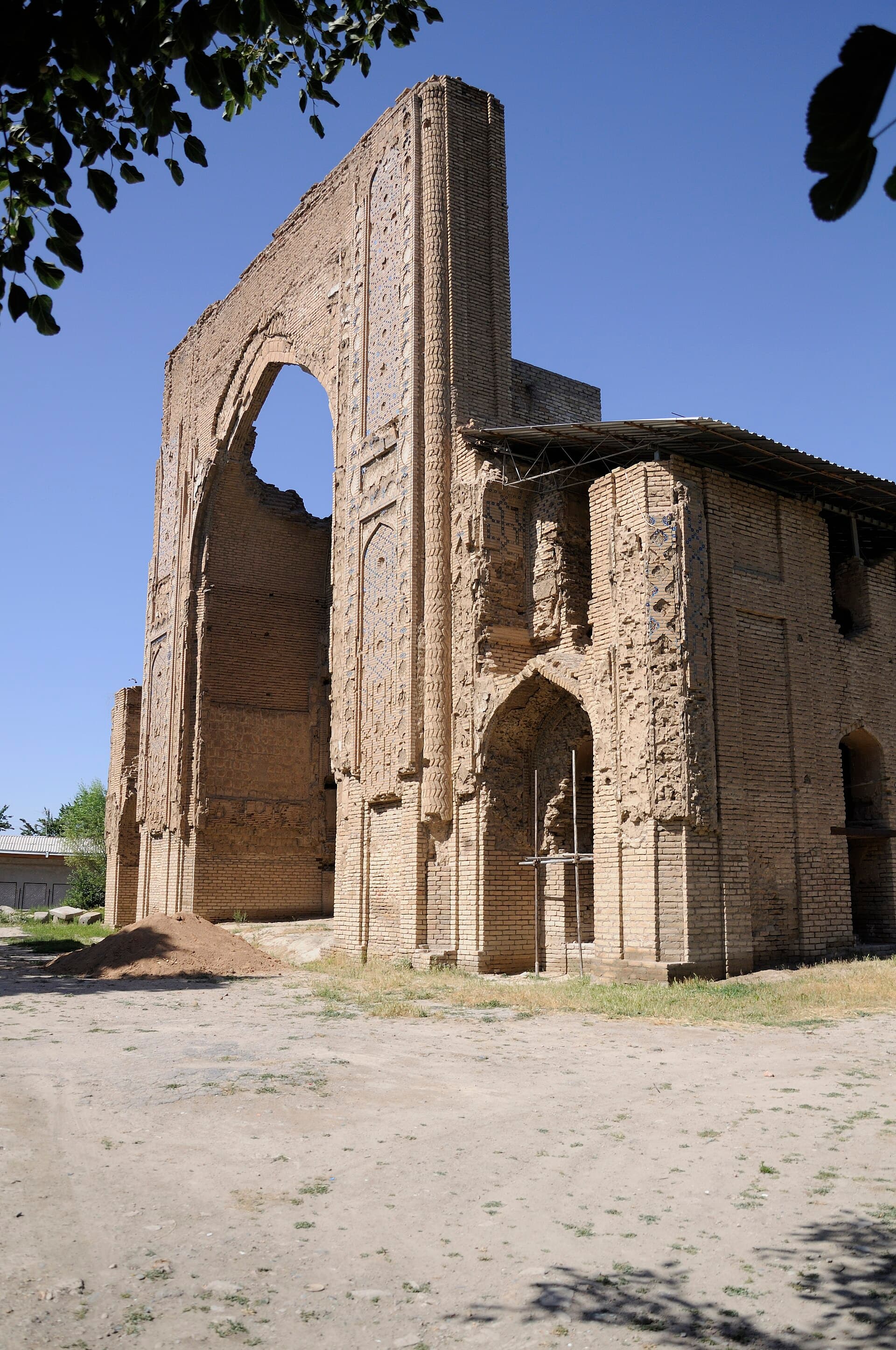 Ishratkhona Mausoleum