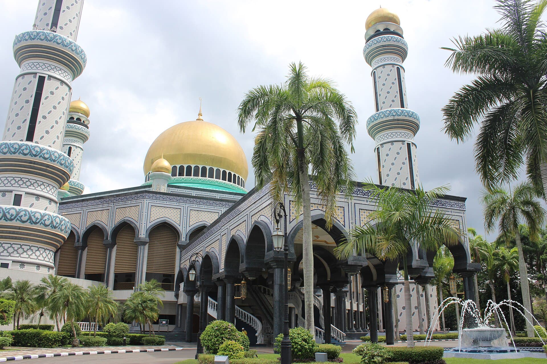 Jame' Asr Hassanil Bolkiah Mosque