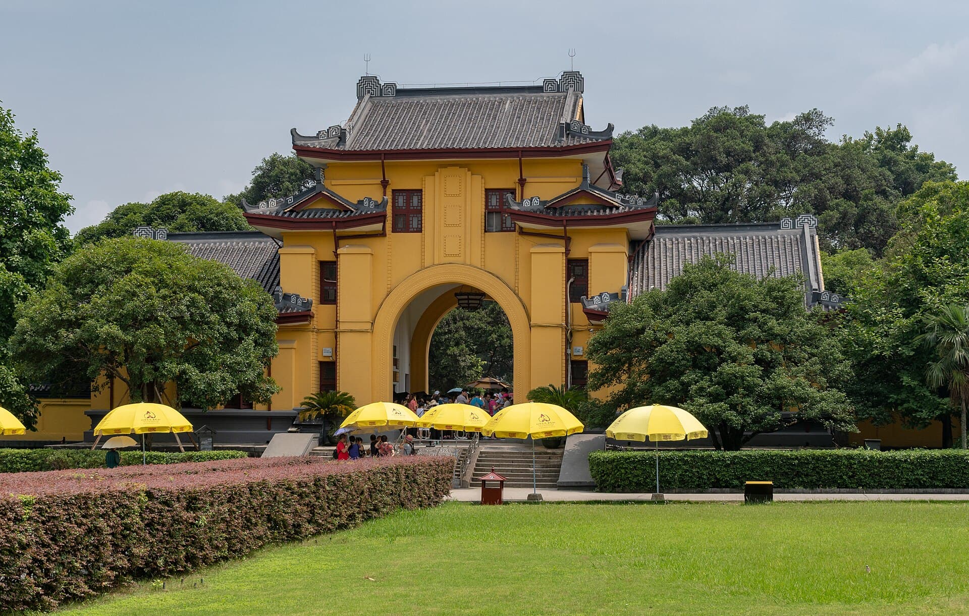 Jingjiang Princes' City and Solitary Beauty Peak