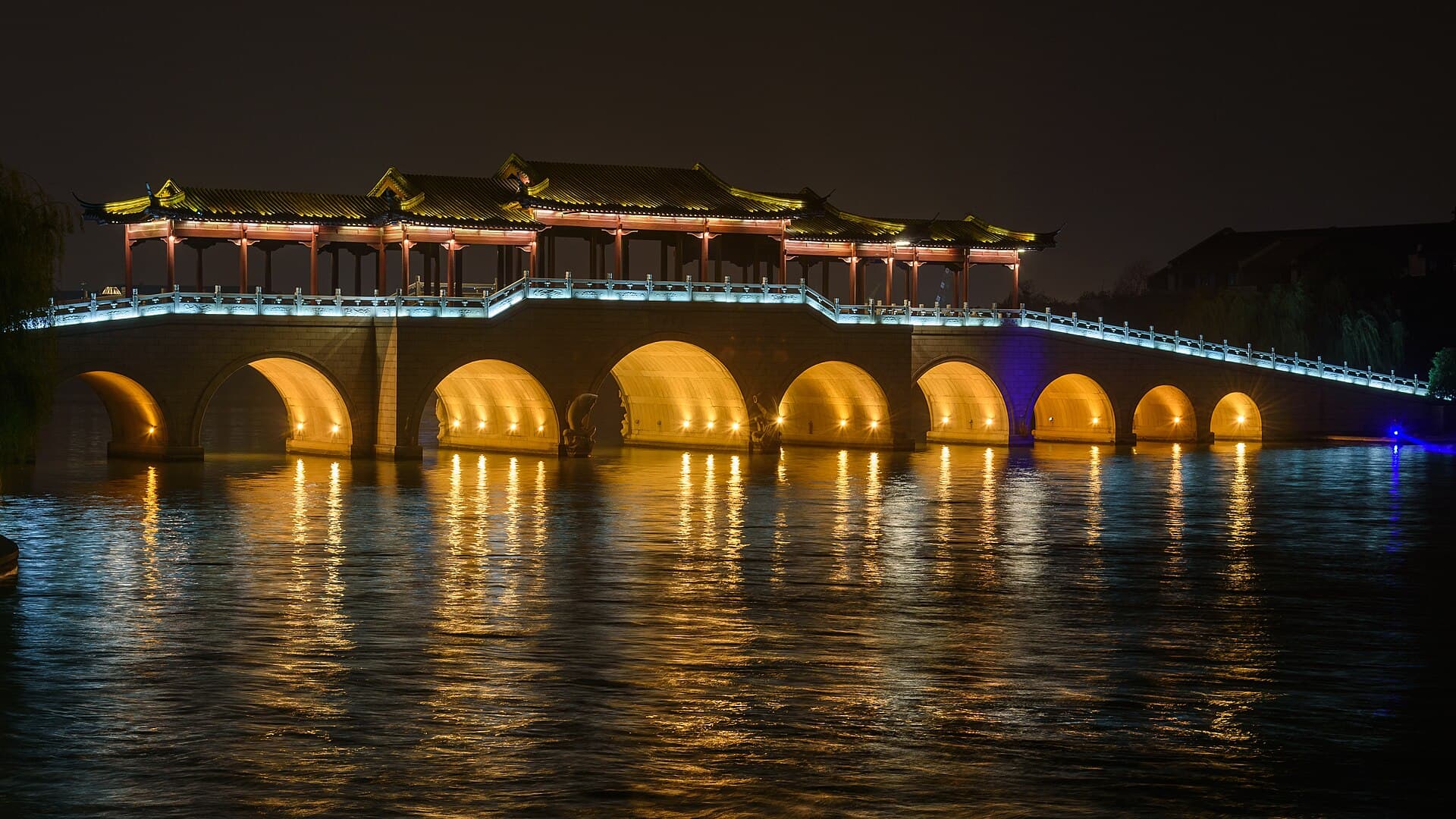 Jinji Lake
