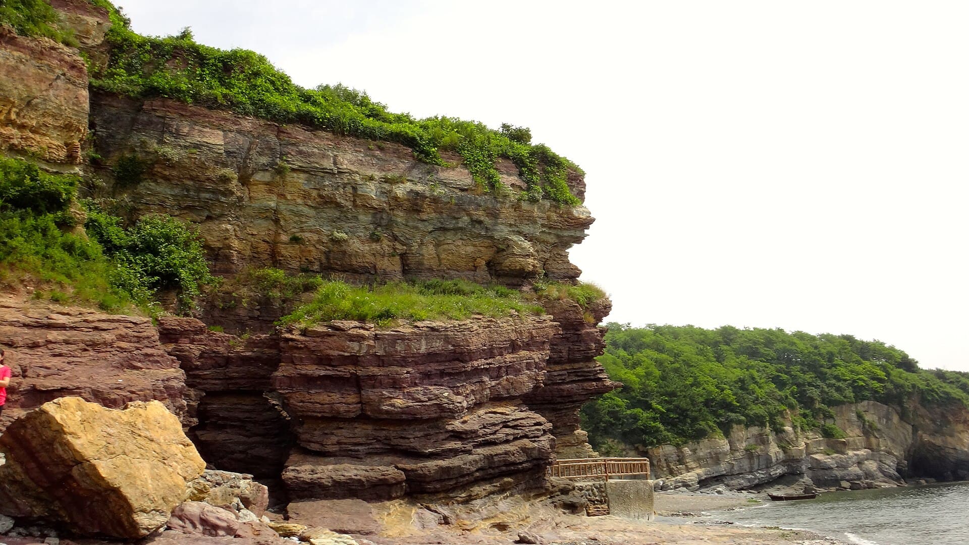 Jinshitan (Golden Pebble Beach)
