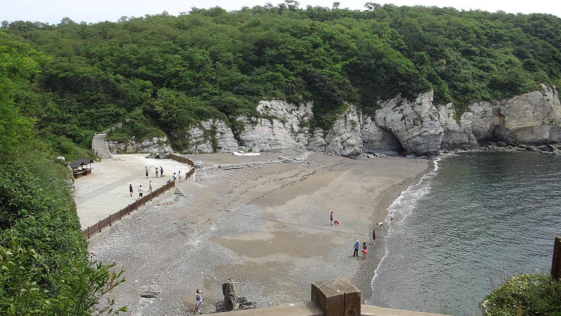 Jinshitan (Golden Pebble Beach)