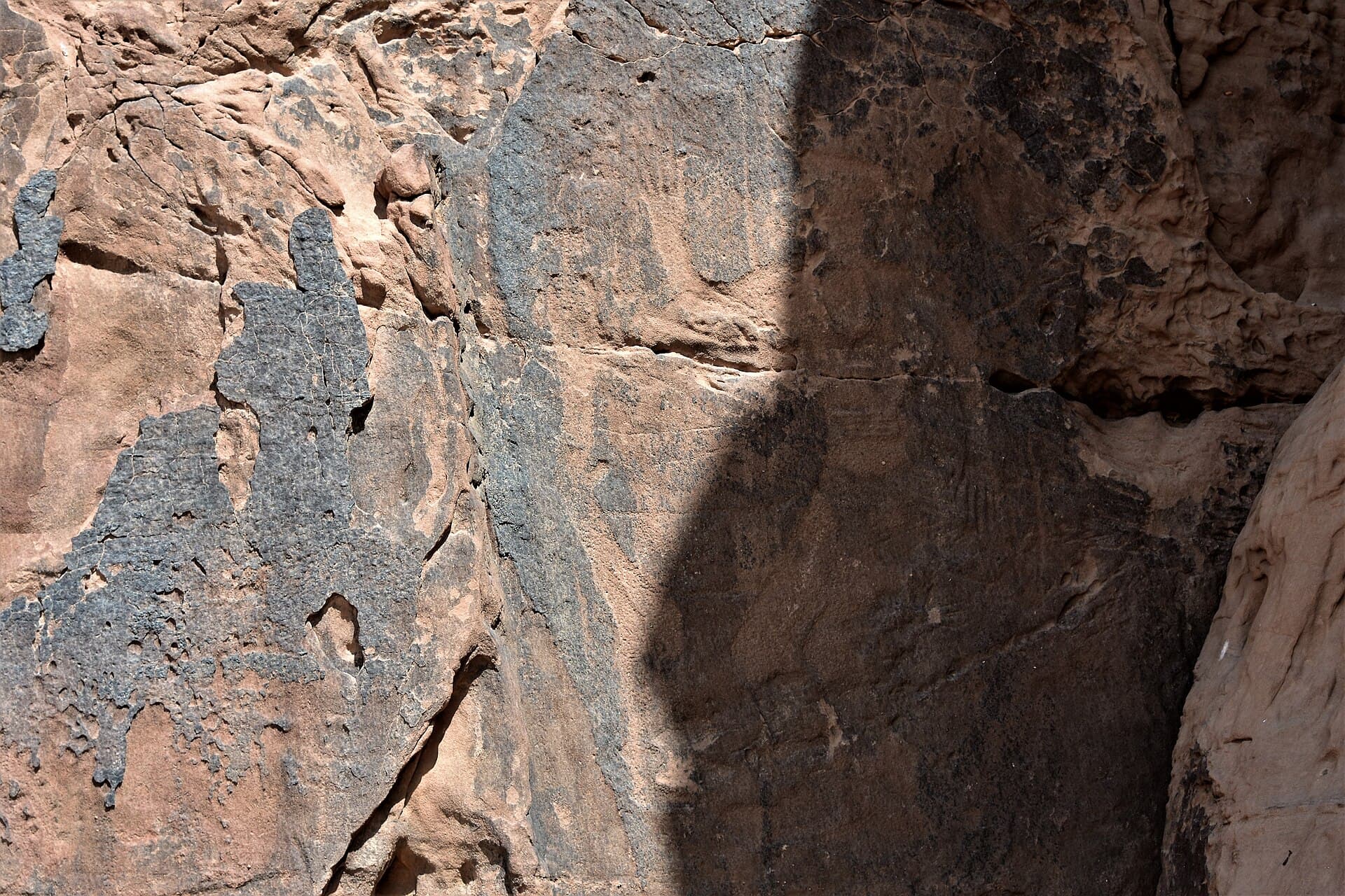 الرسوم الصخرية في جبة (جبل أم سنمان)