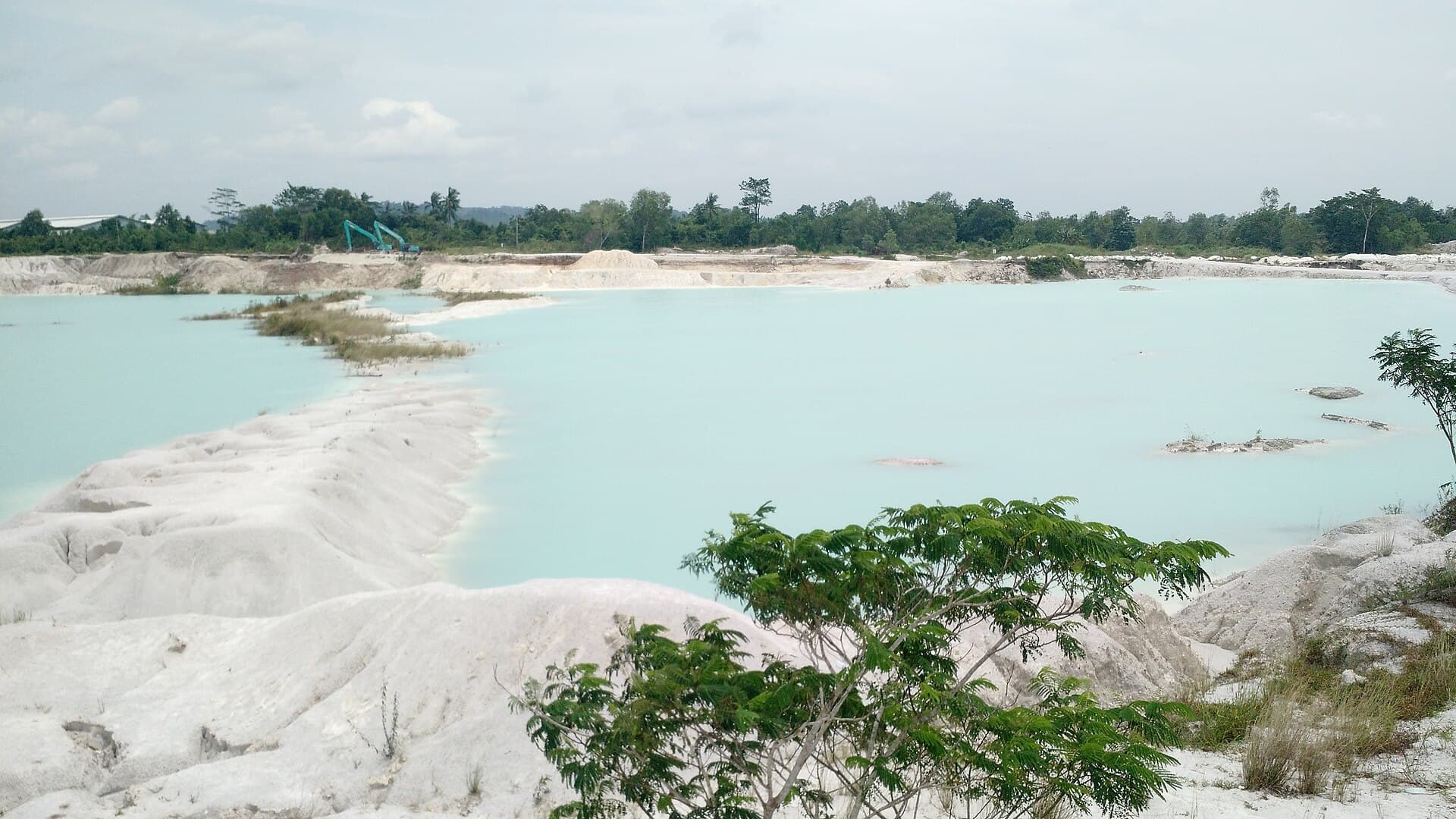 Kaolin Lake, Belitung