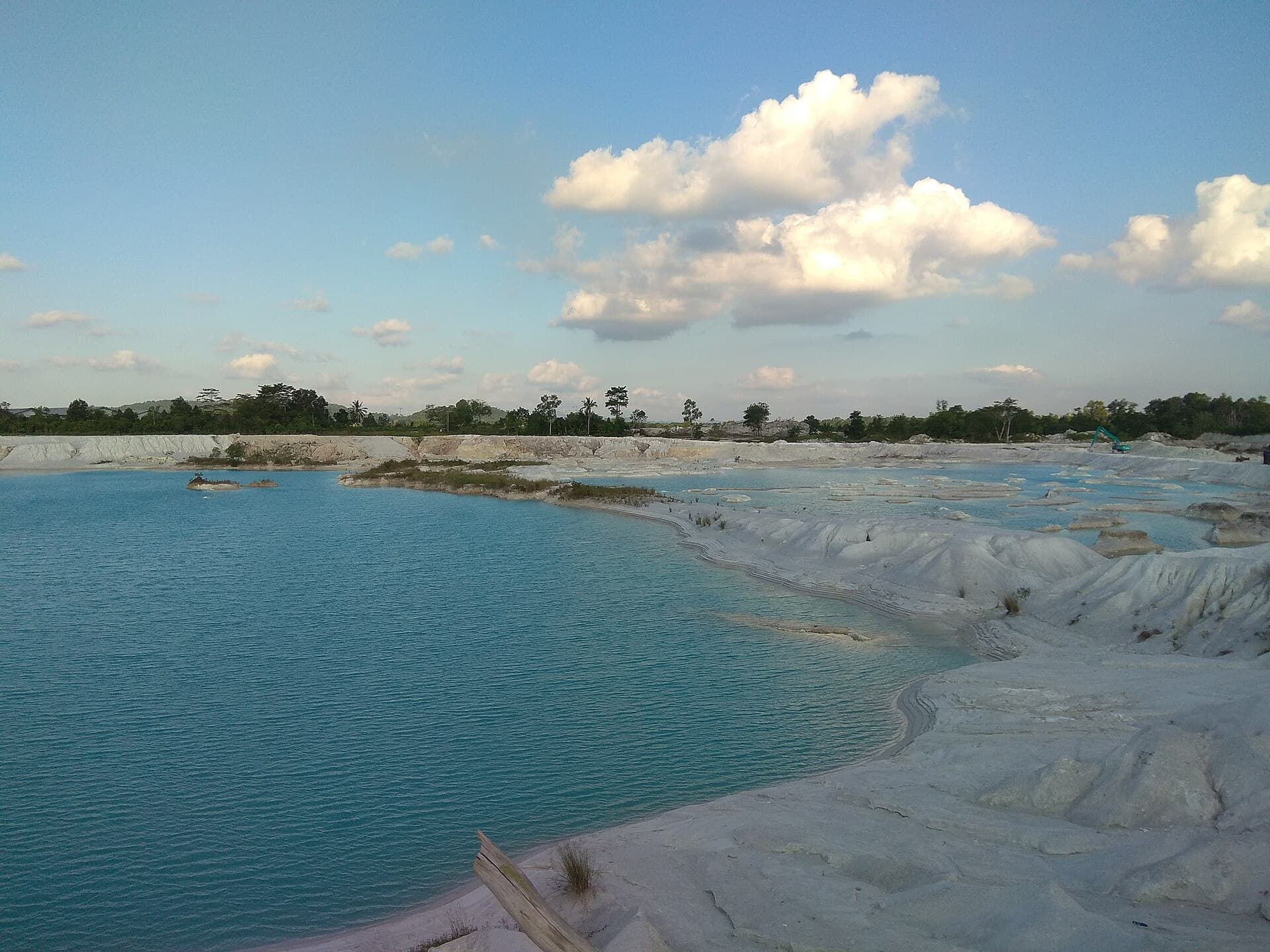 Kaolin Lake, Belitung
