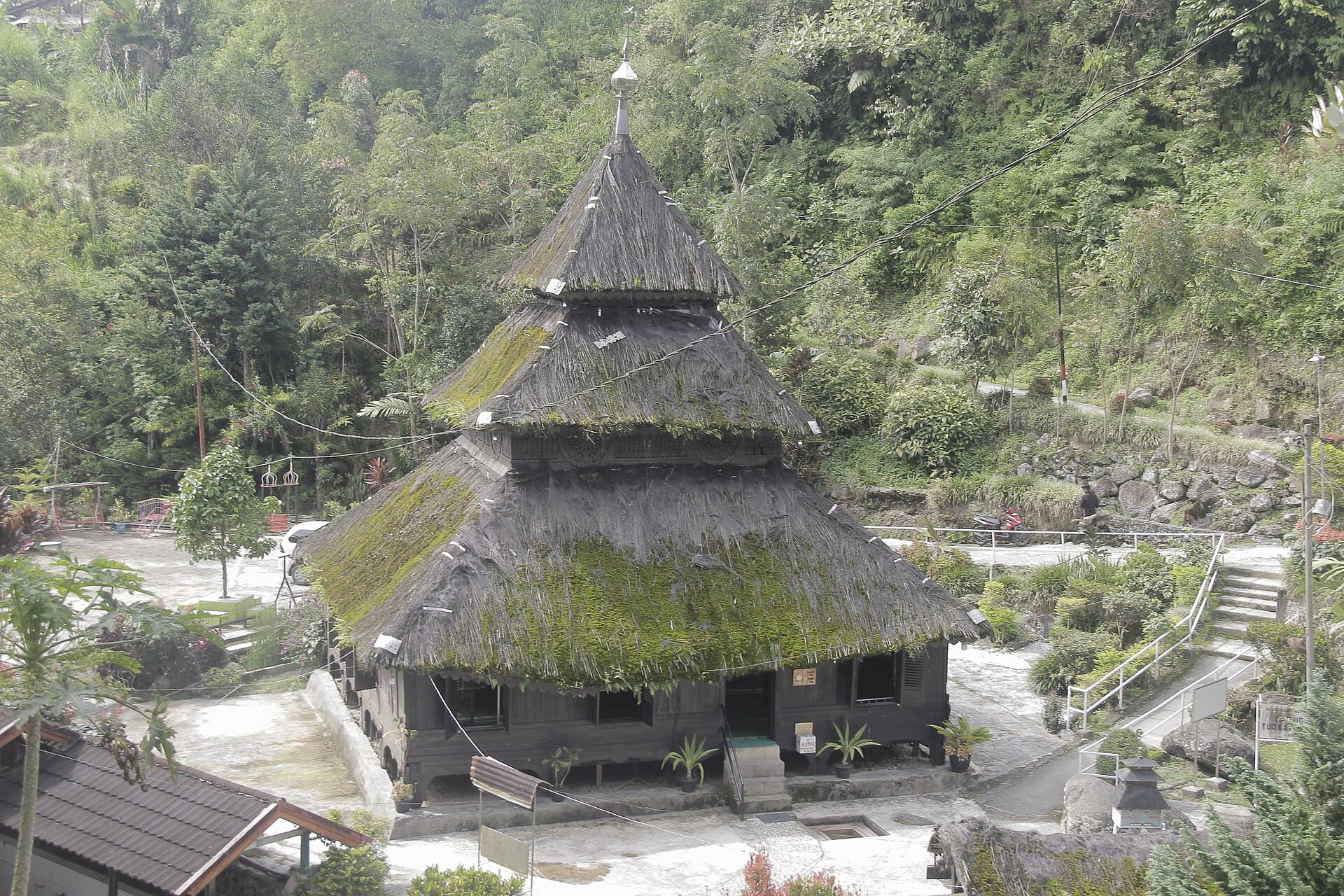 Kayu Jao Old Mosque, Padang