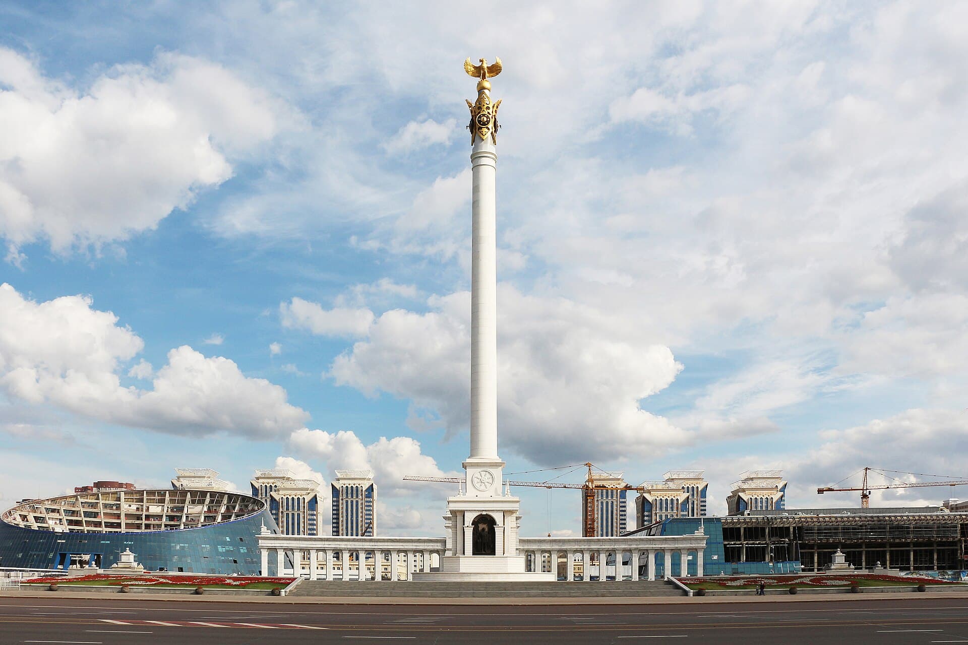 Kazakh Eli Monument (Astana), Astana