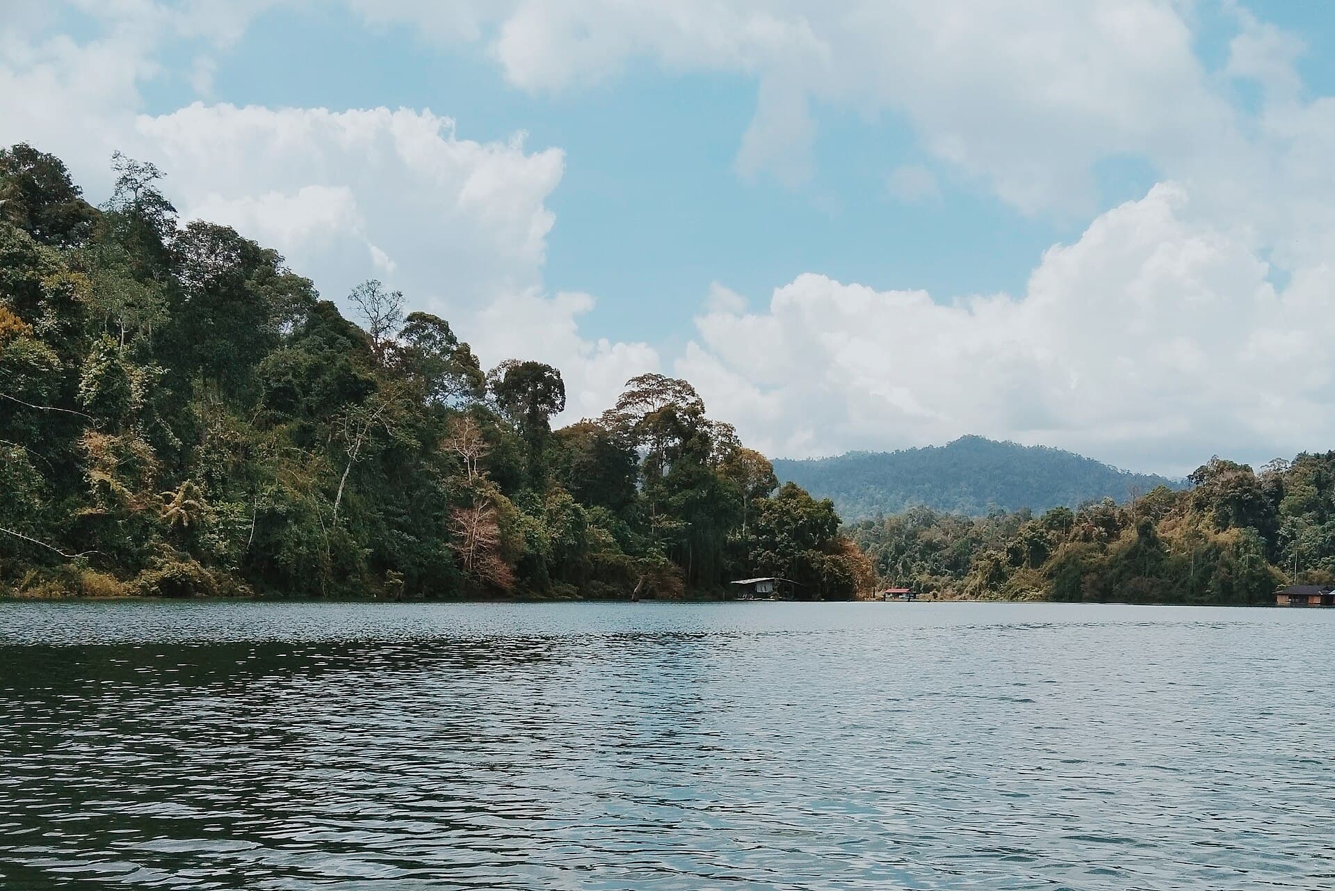 Kenyir Lake