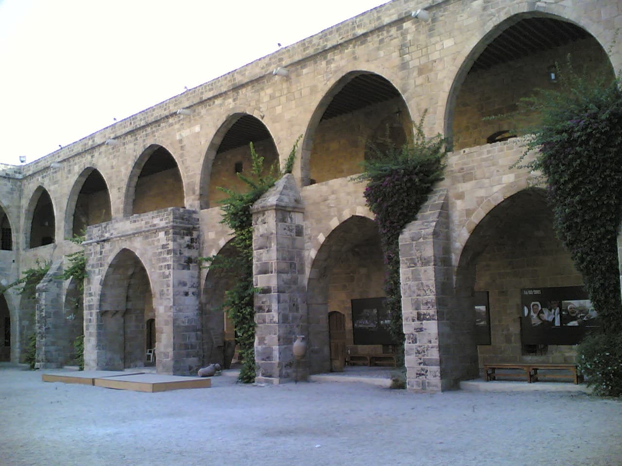 Khan al-Franj