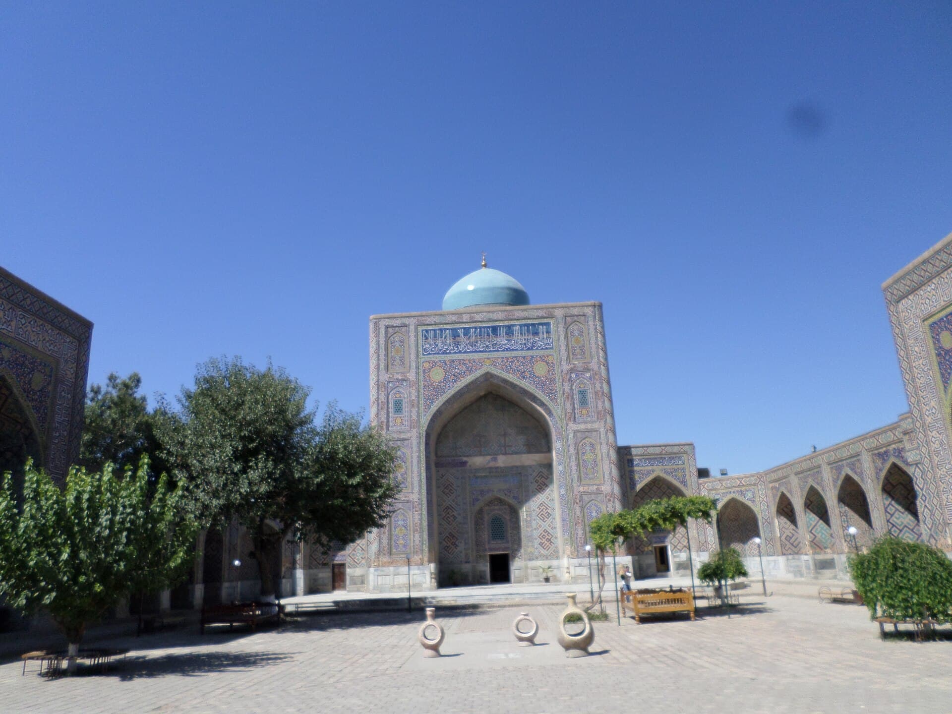 Khoja Ahrar Complex