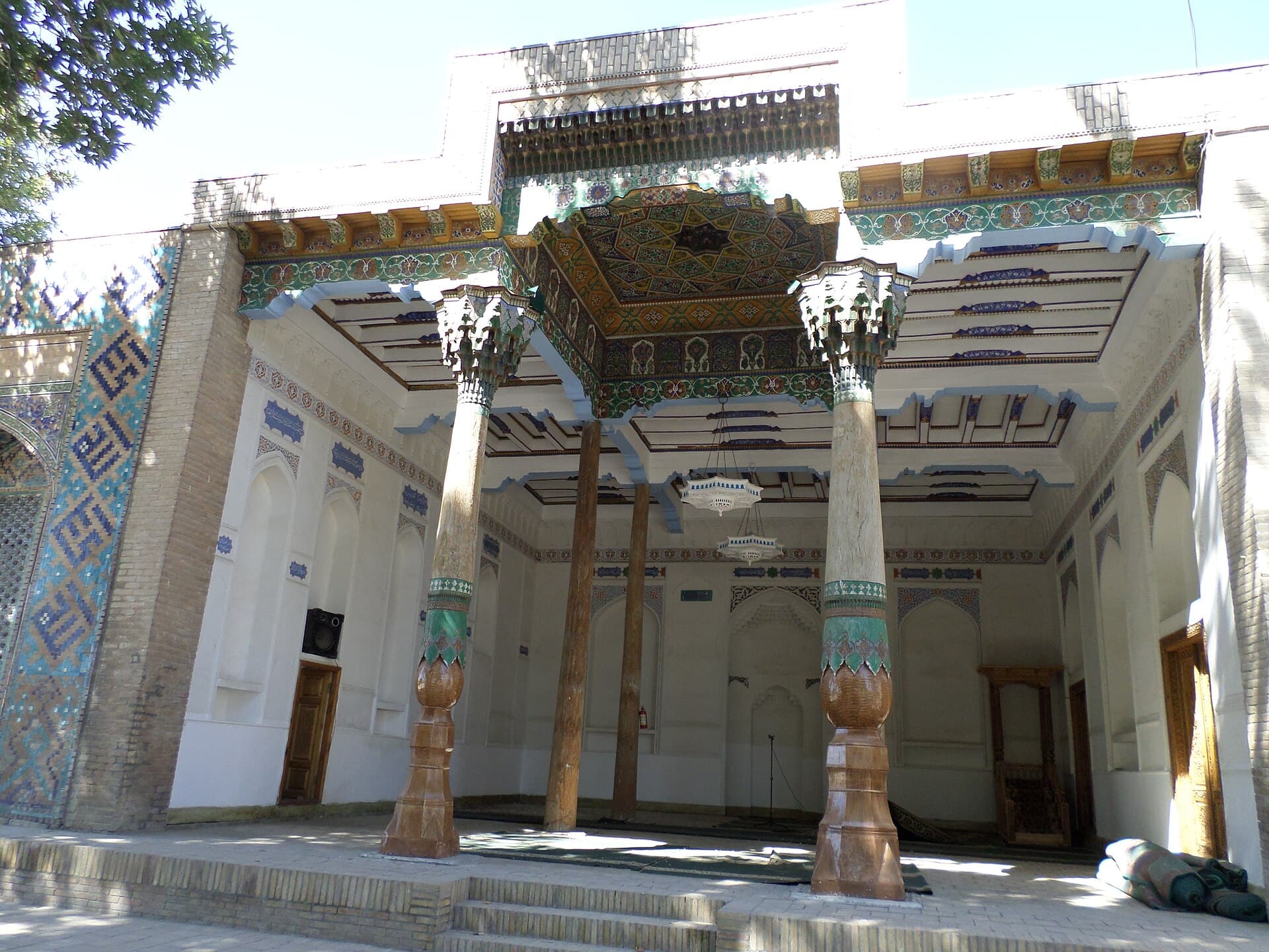 Khoja Ahrar Complex