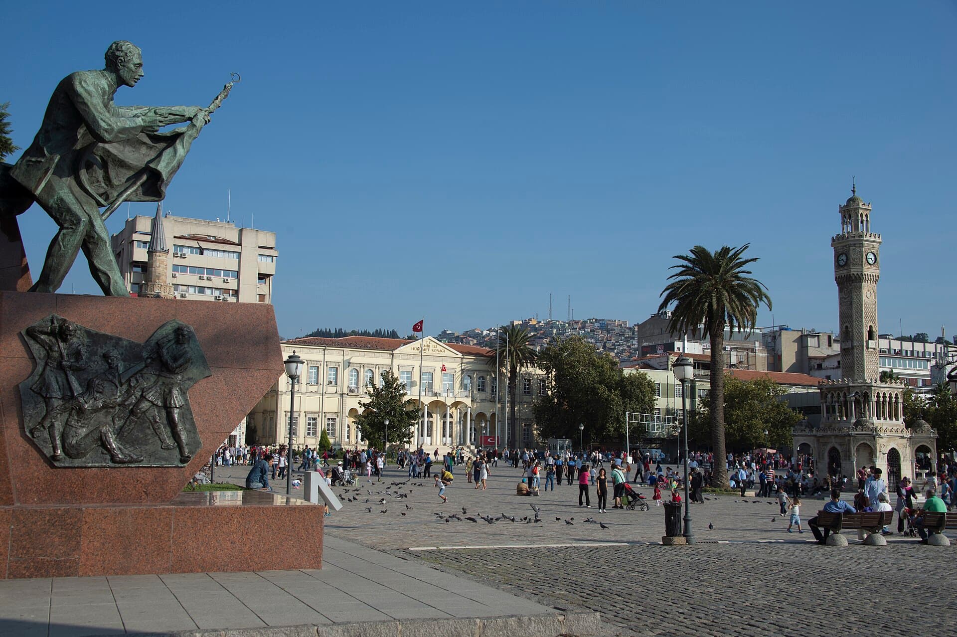 Konak Square, Izmir