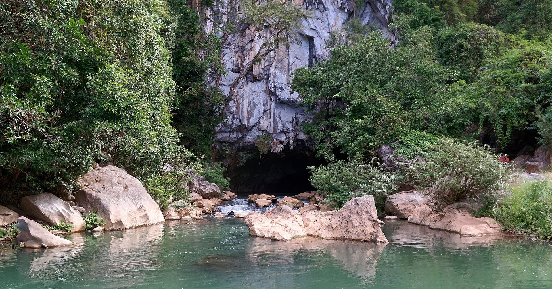Kong Lor cave