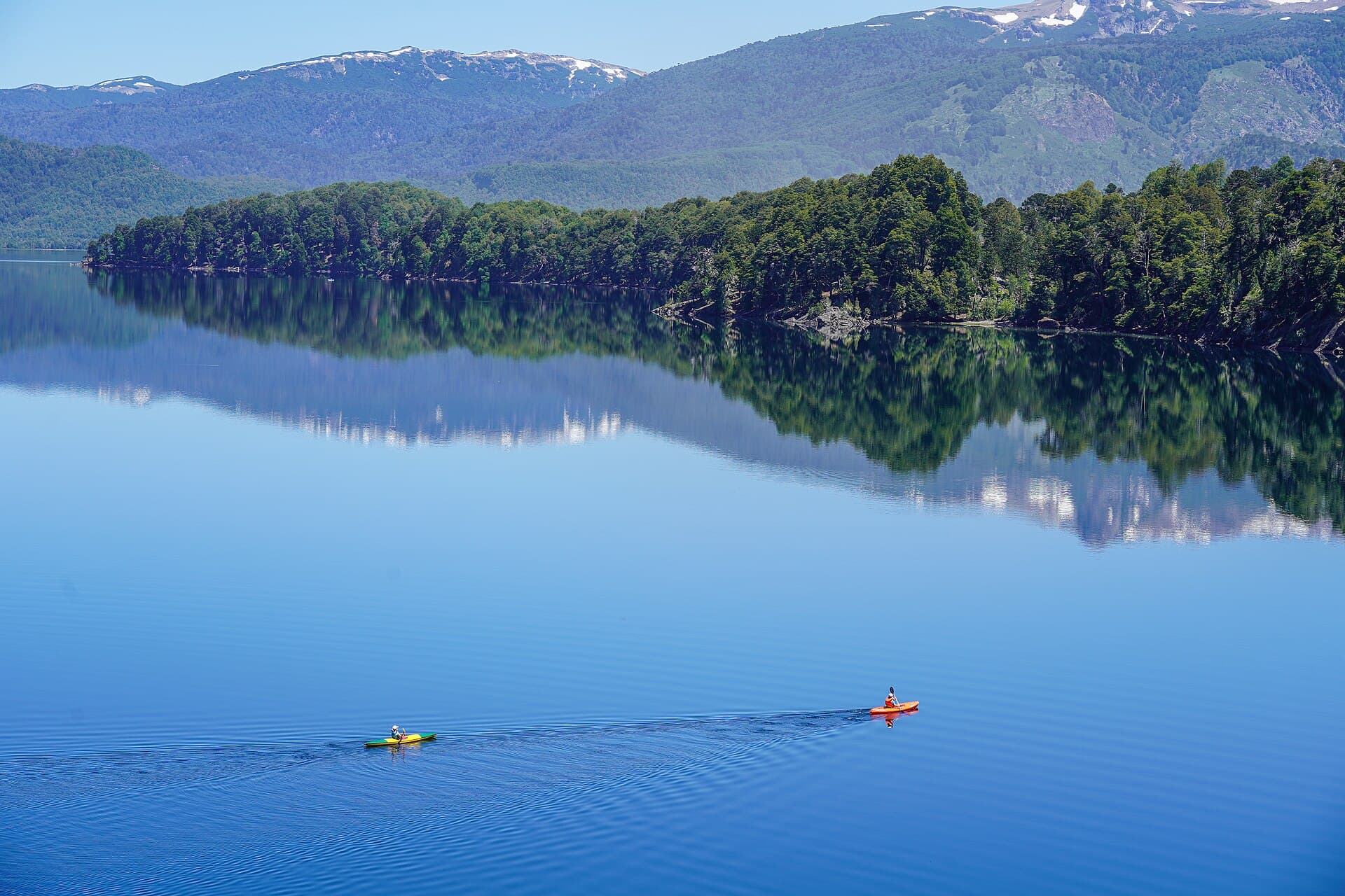 Lago Rucachoroi (House of Parrots), Villa Pehuenia