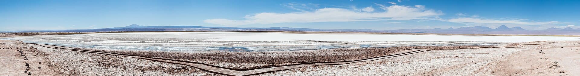 Laguna Tebinquinche salt lagoon