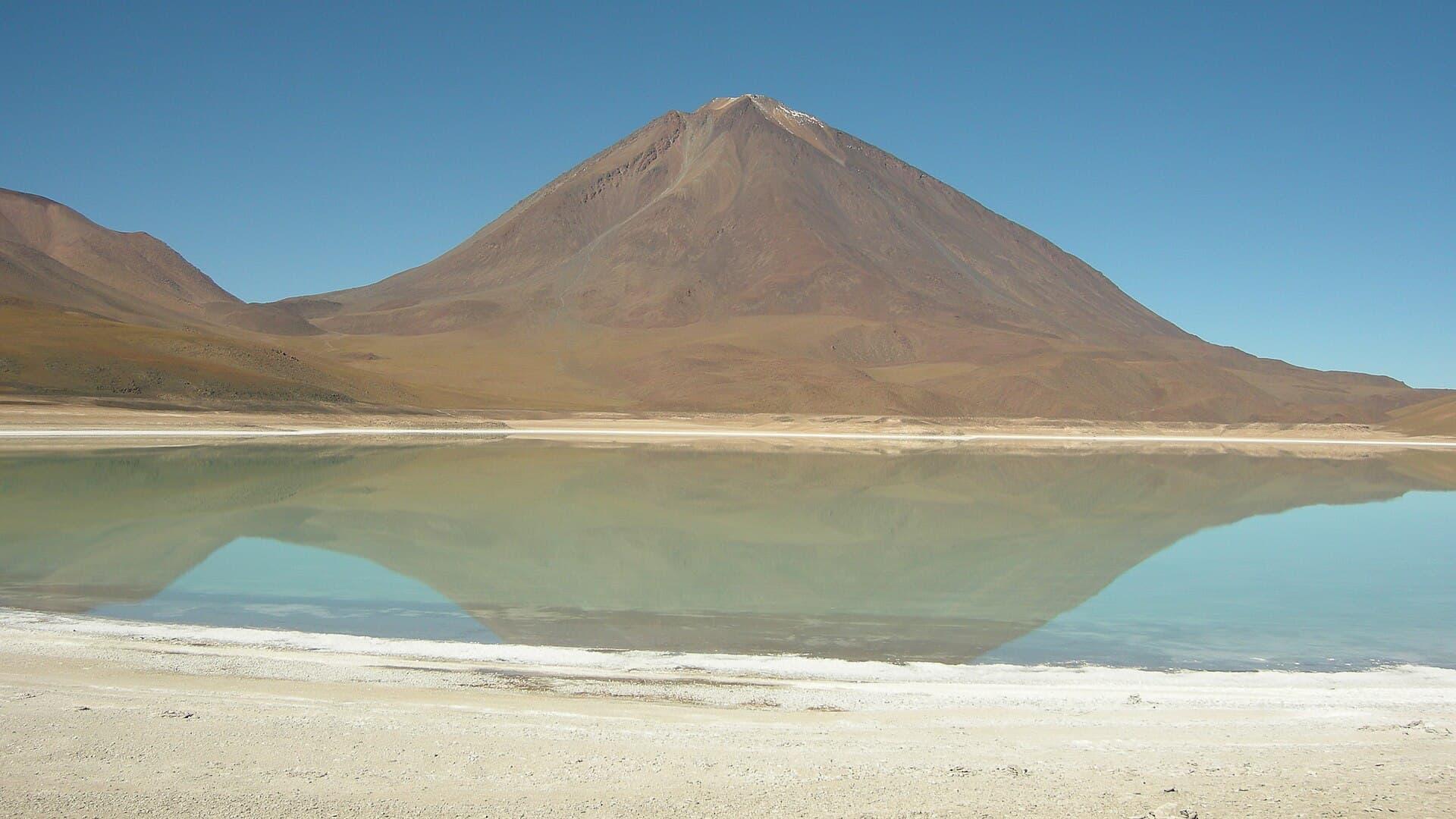 Laguna Verde below Licancabur
