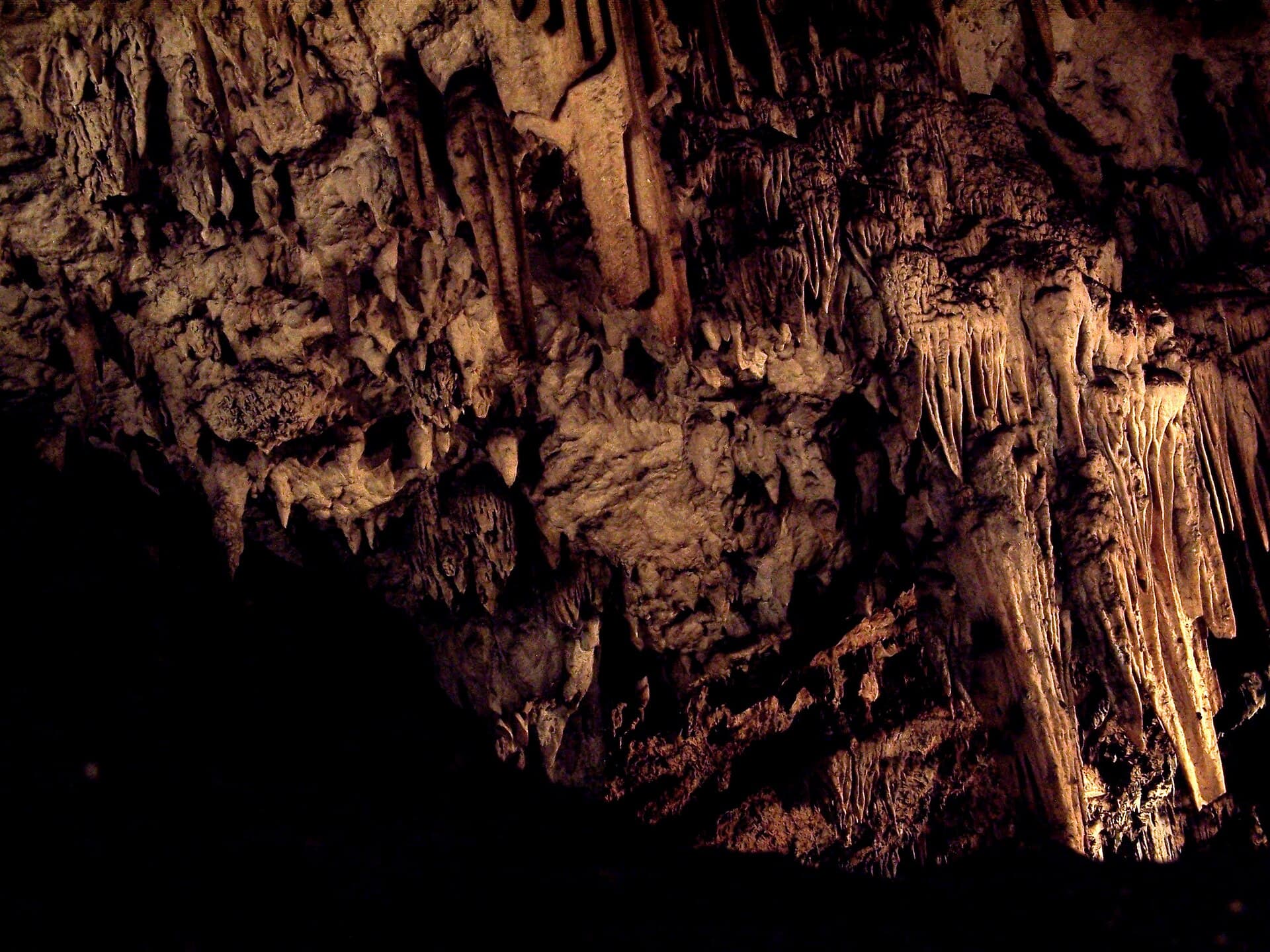Lanquín caves
