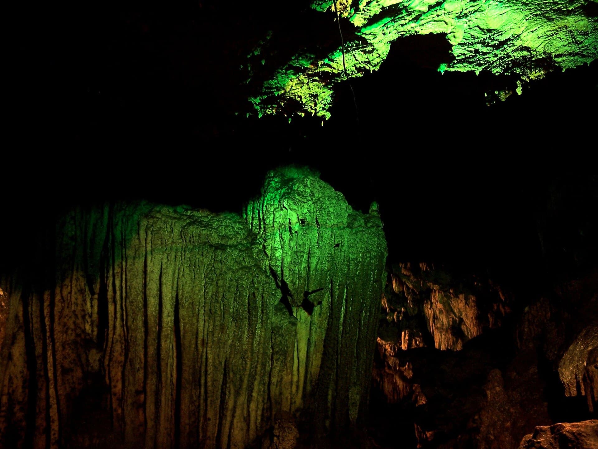 Lanquín caves