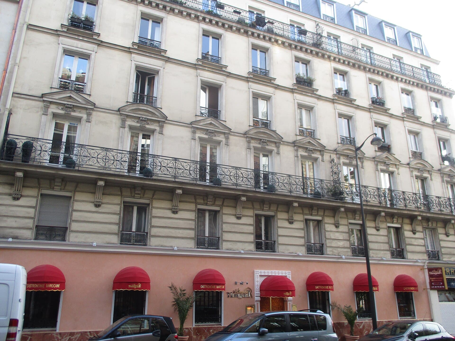 Le Timgad restaurant at 21 Rue Brunel in the 17th arrondissement