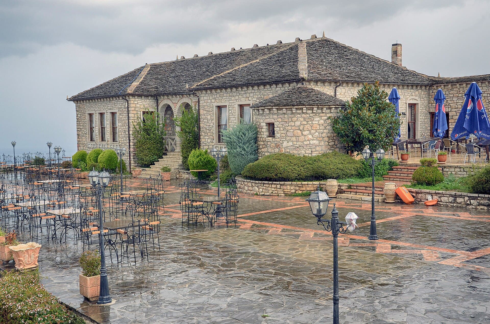 Lëkurësi Castle