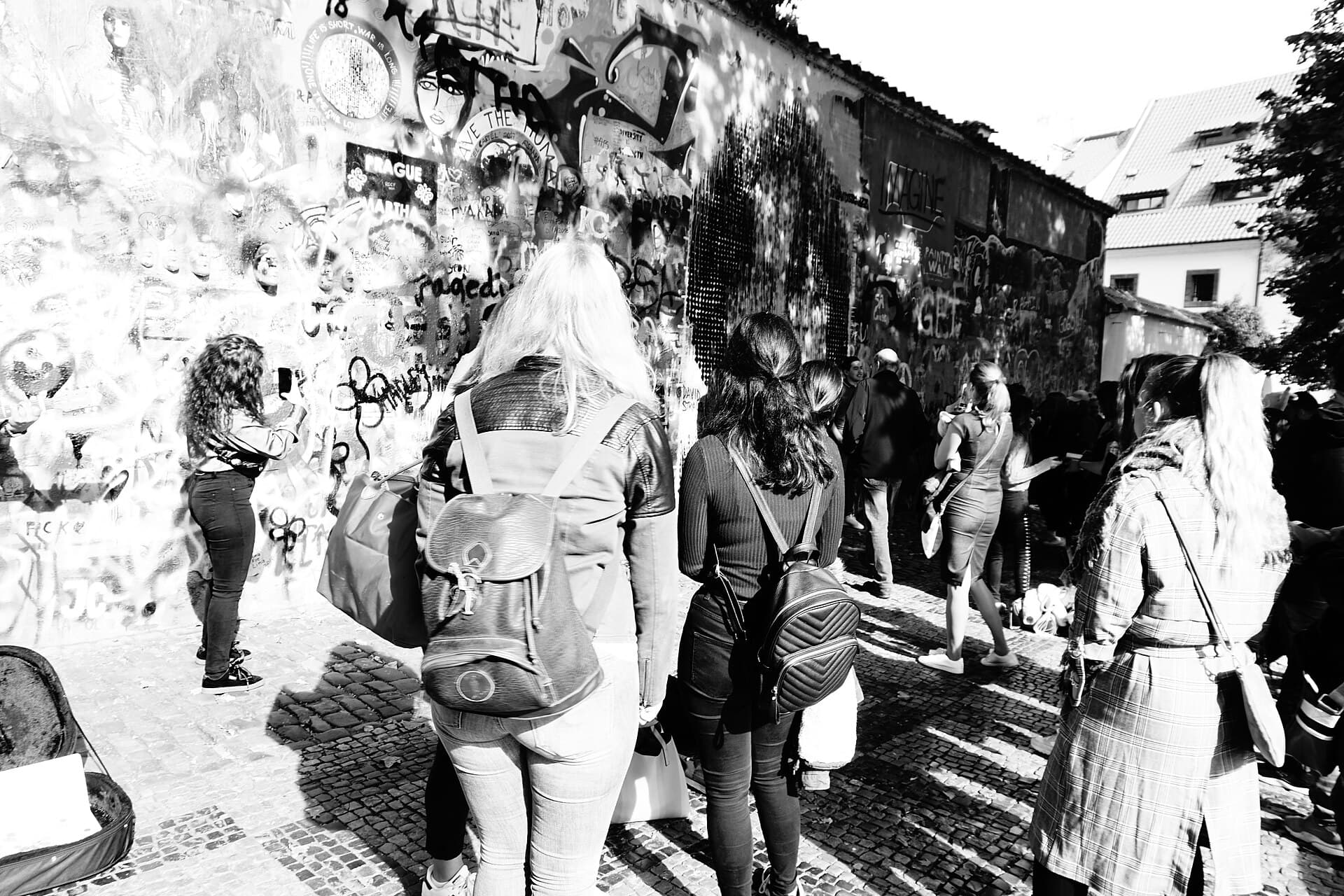 Lennon Wall, Prague