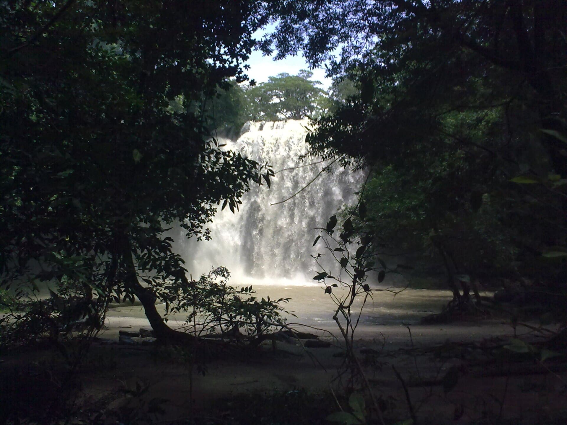 Llanos de Cortés waterfall
