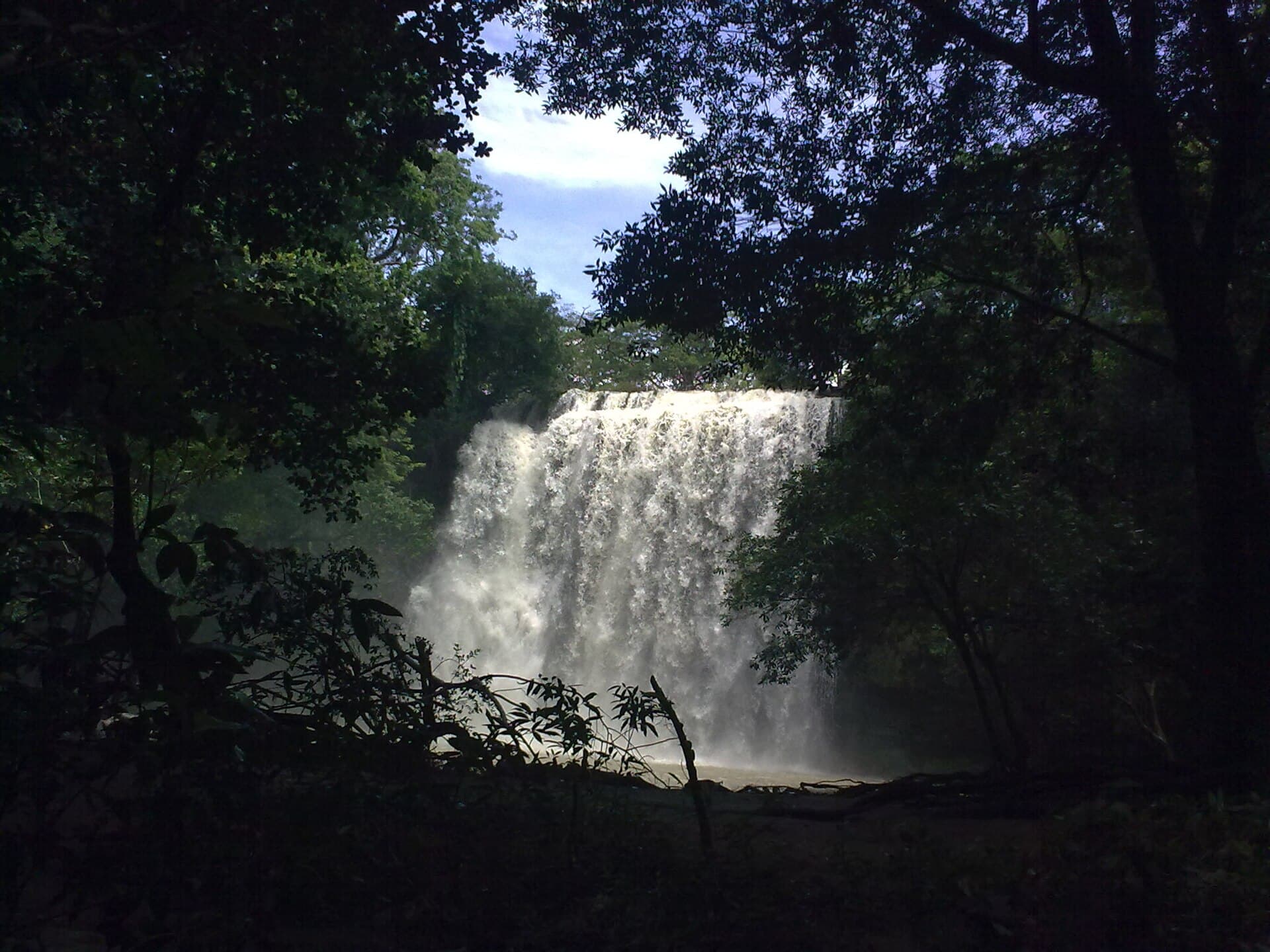 Llanos de Cortés waterfall