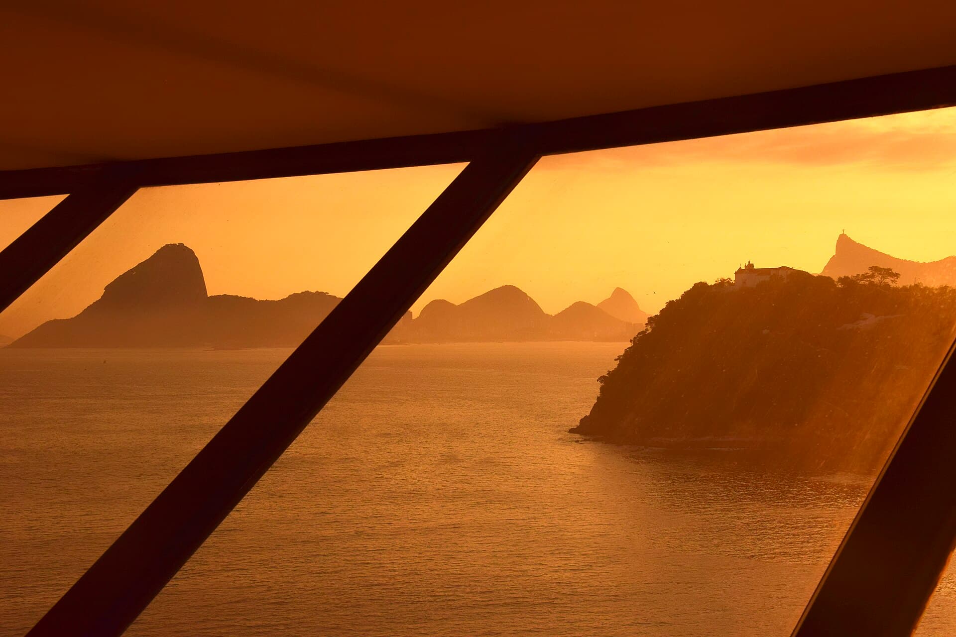 Niterói Contemporary Art Museum (MAC), Niterói