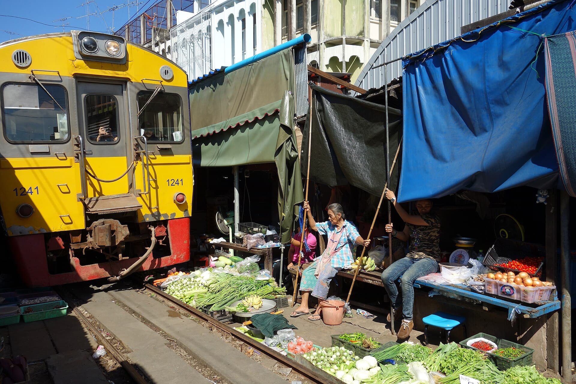 Maeklong Railway Market, Samut Songkhram