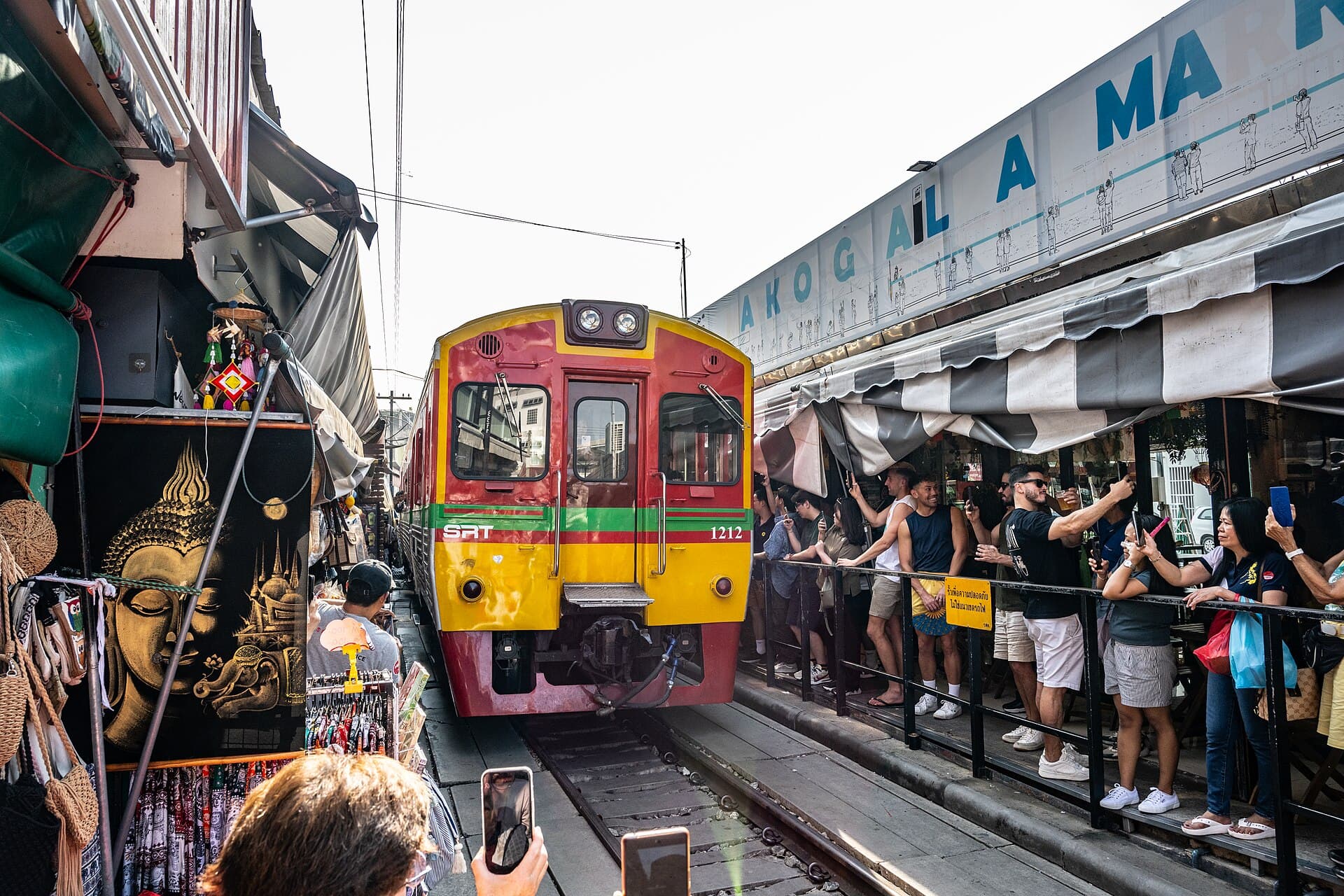Maeklong Railway Market, Samut Songkhram