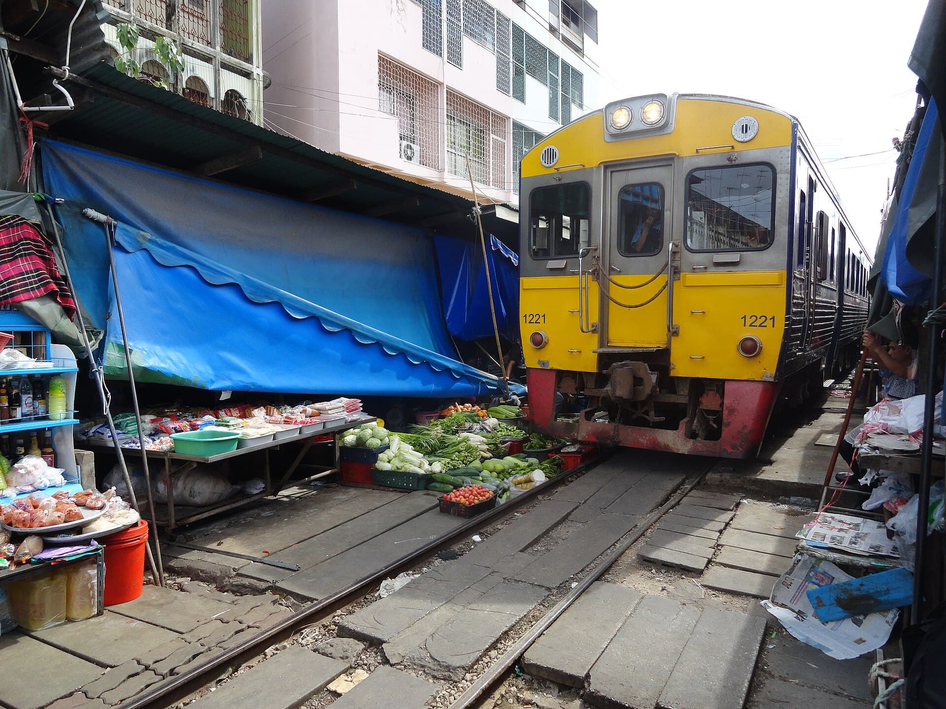 Maeklong Railway Market, Samut Songkhram