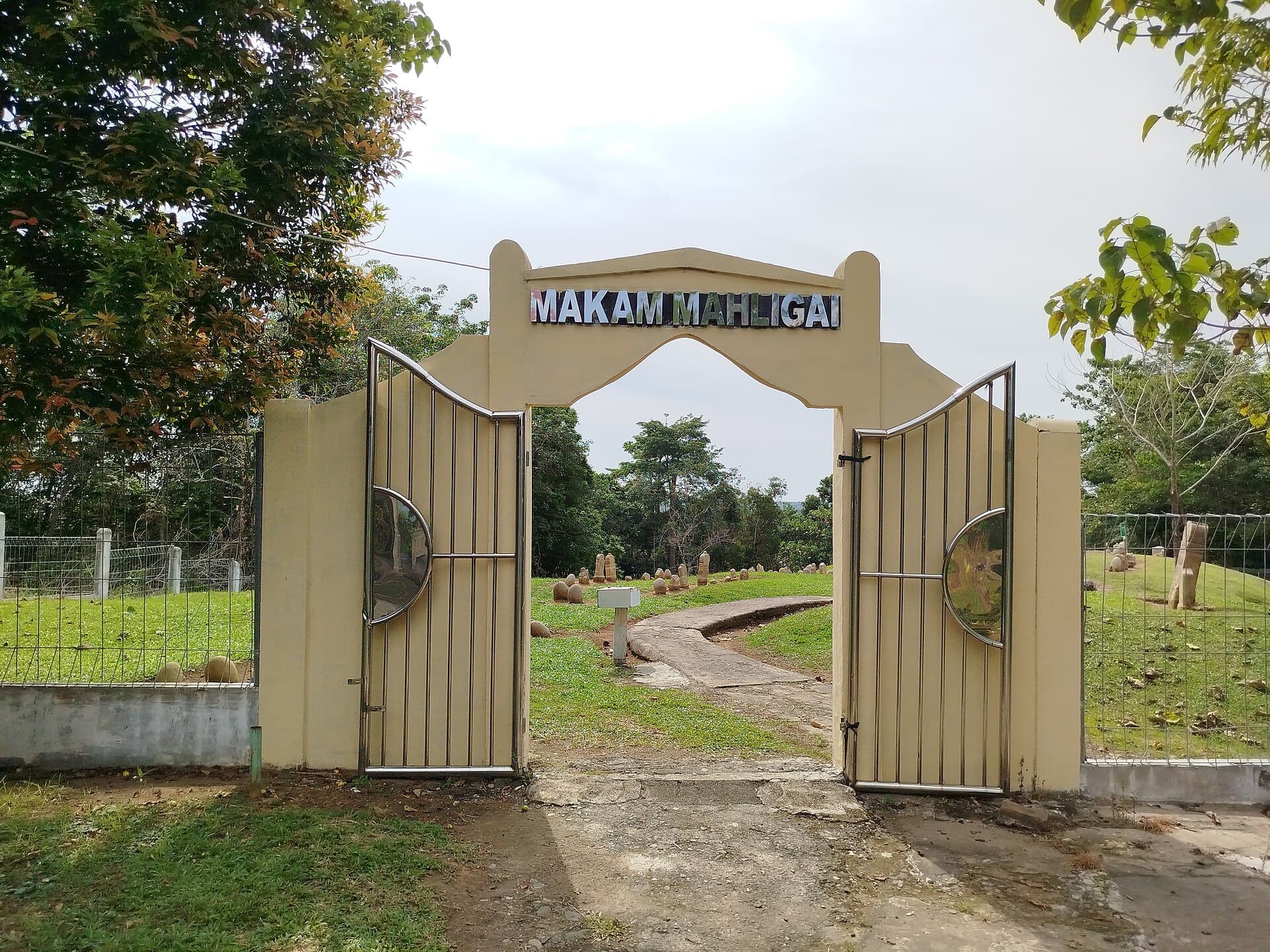 Mahligai Tomb Complex, Barus
