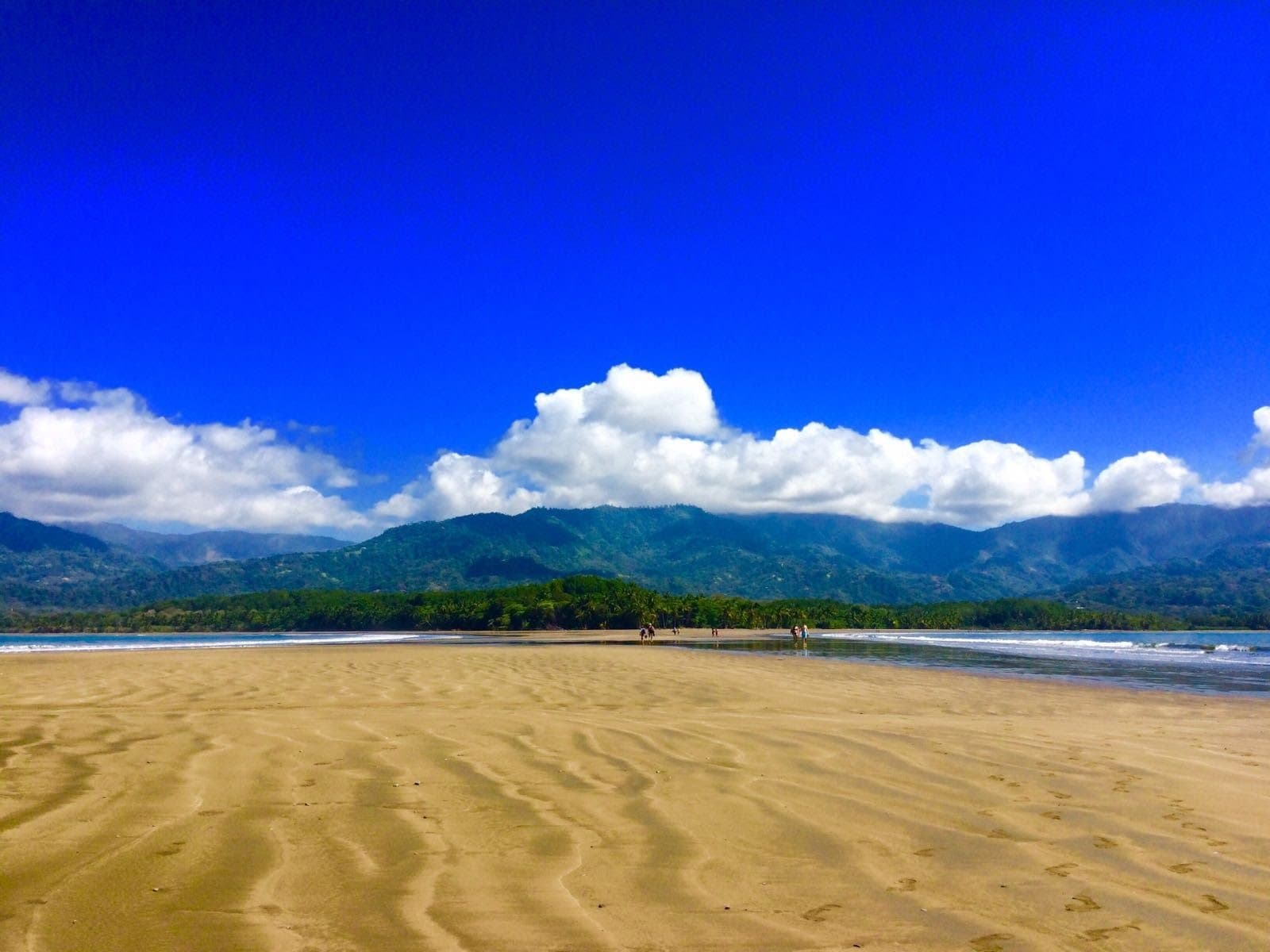 Whale-tail sandbar, Marino Ballena
