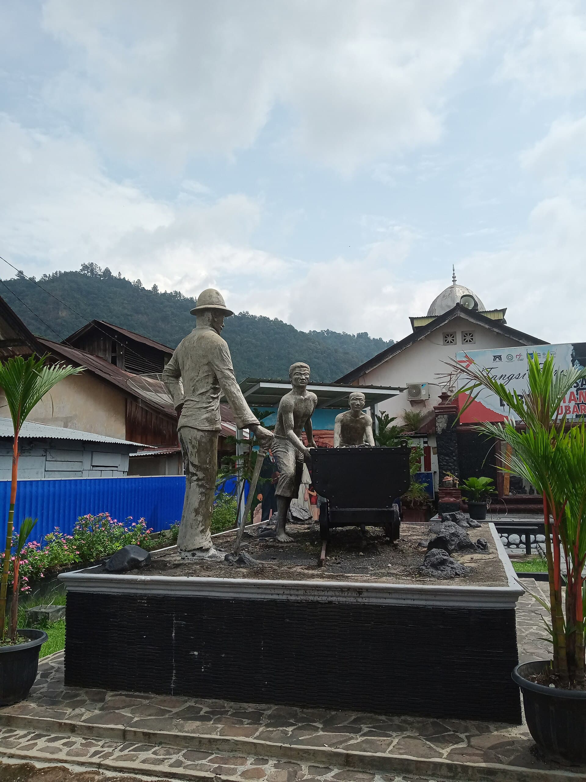 Mbah Soero mine tunnel, Sawahlunto