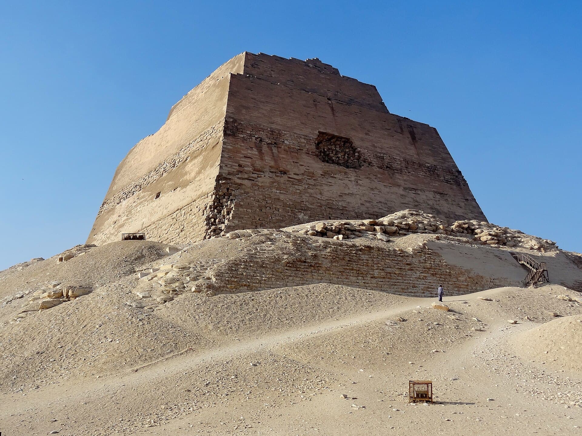 هرم ميدوم