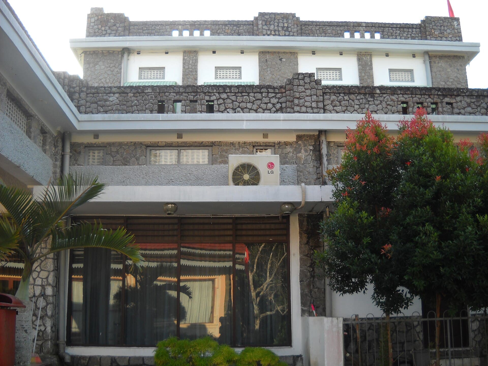 Menumbing guesthouse above Muntok