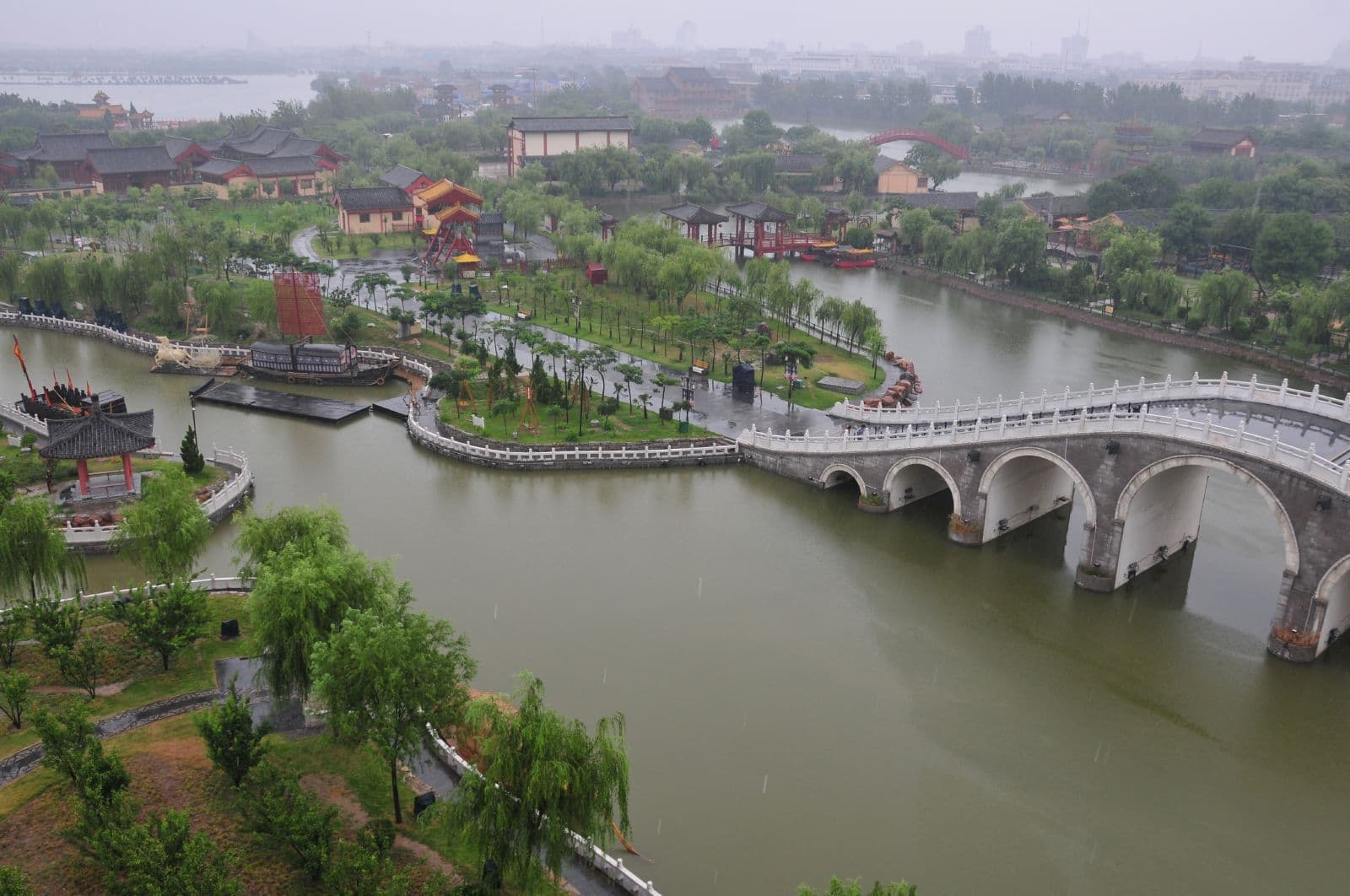 Millennium City Park (Qingming Riverside Park)