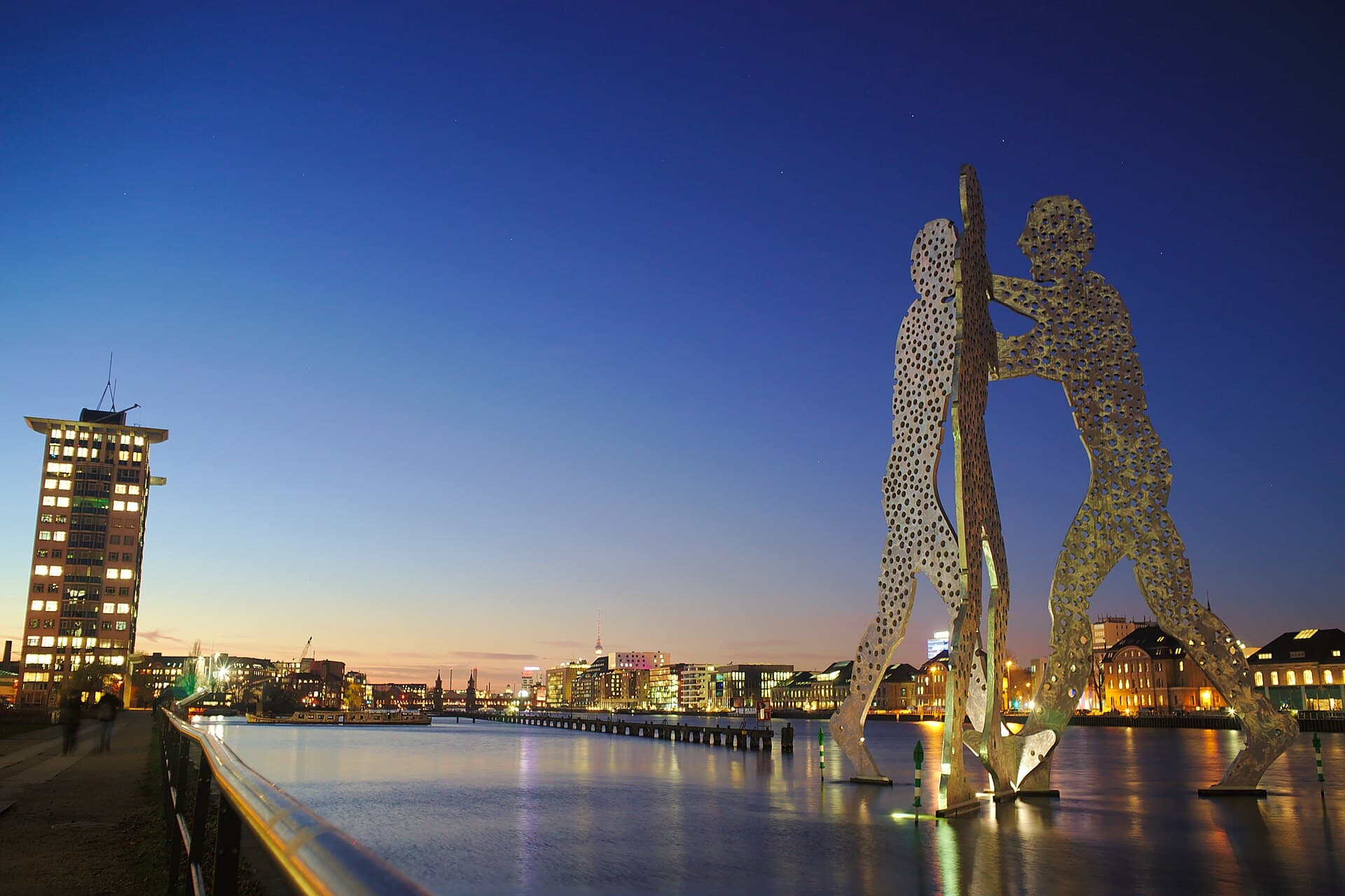 Molecule Man, Berlin