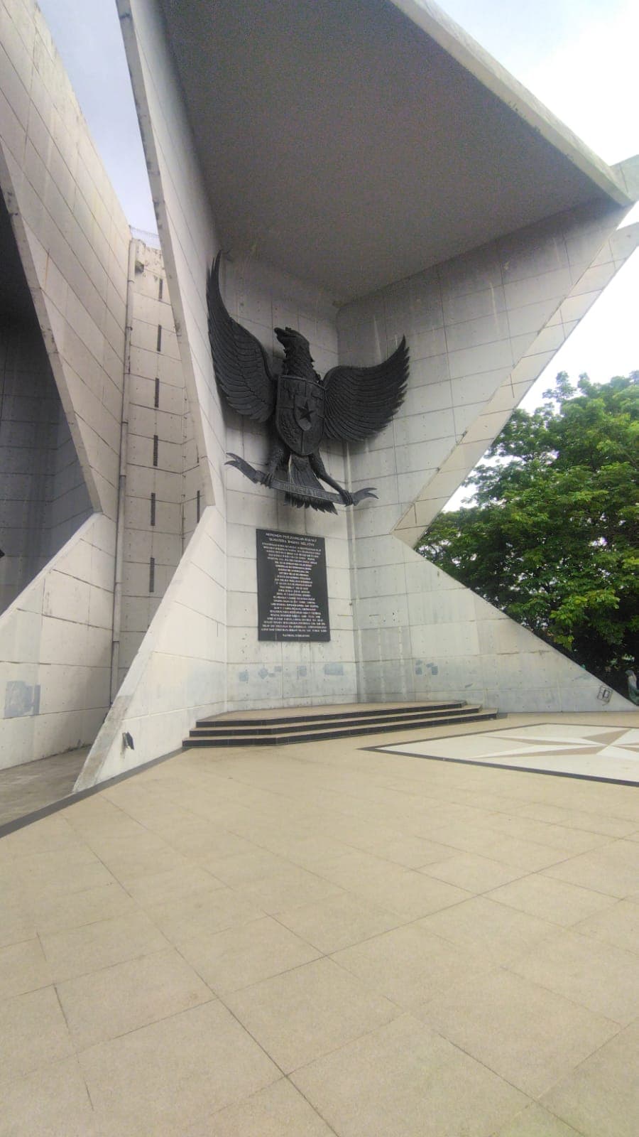 Monpera monument, Palembang